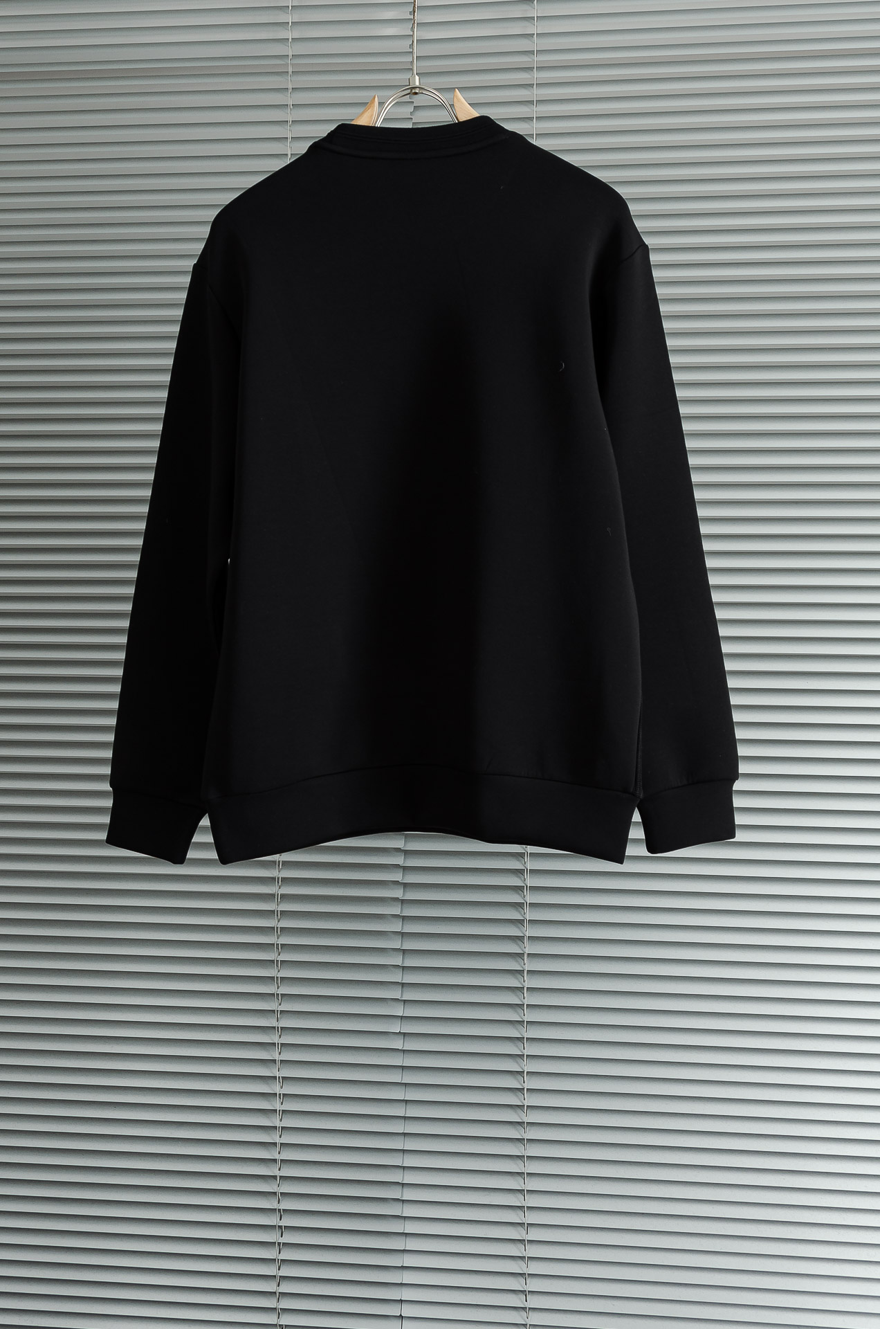 Pr*ada普拉达 2025FW秋冬最新品 客供进口面料保暖圆领男士卫衣#质感硬朗挺拔有型，版型立体不易