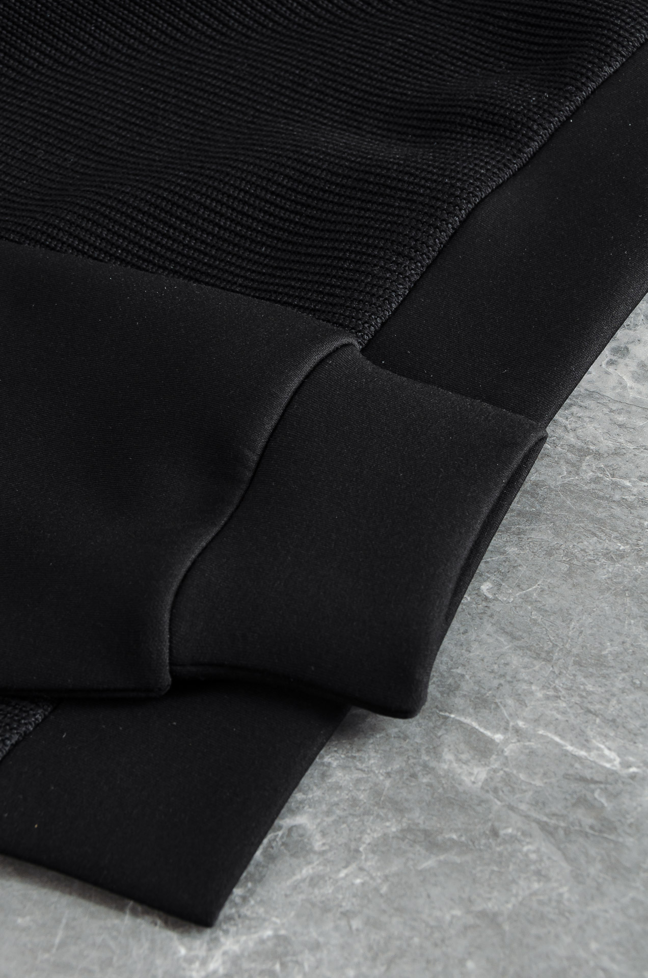 Pr*ada普拉达 2025FW秋冬最新品 客供进口面料保暖圆领男士卫衣#质感硬朗挺拔有型，版型立体不易