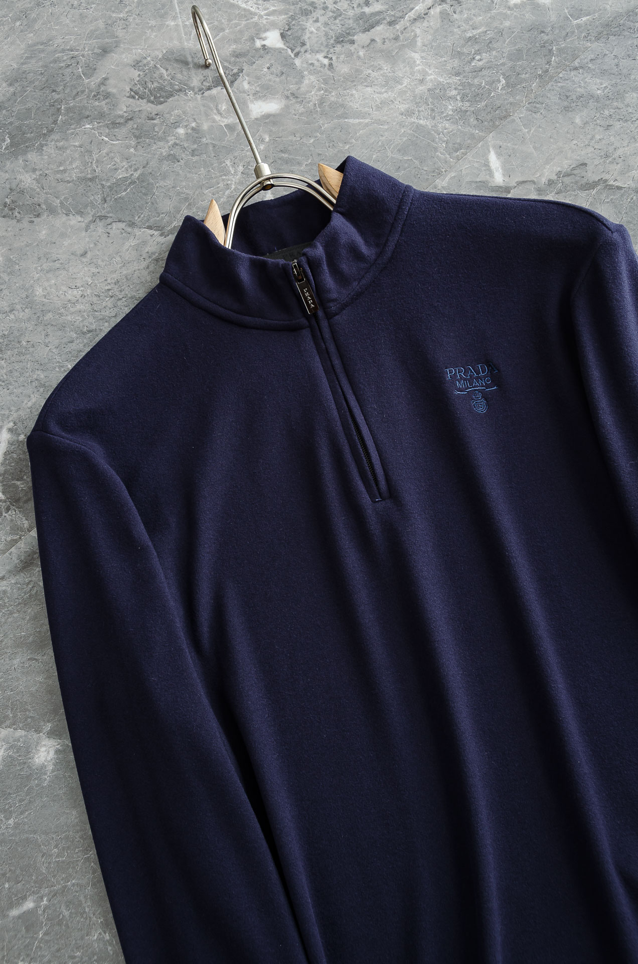 Nea# Pra＊da 普拉＊达2026FW最新半拉链立领长袖衫#柔软亲肤又保暖，秋冬穿超合适!立领+半