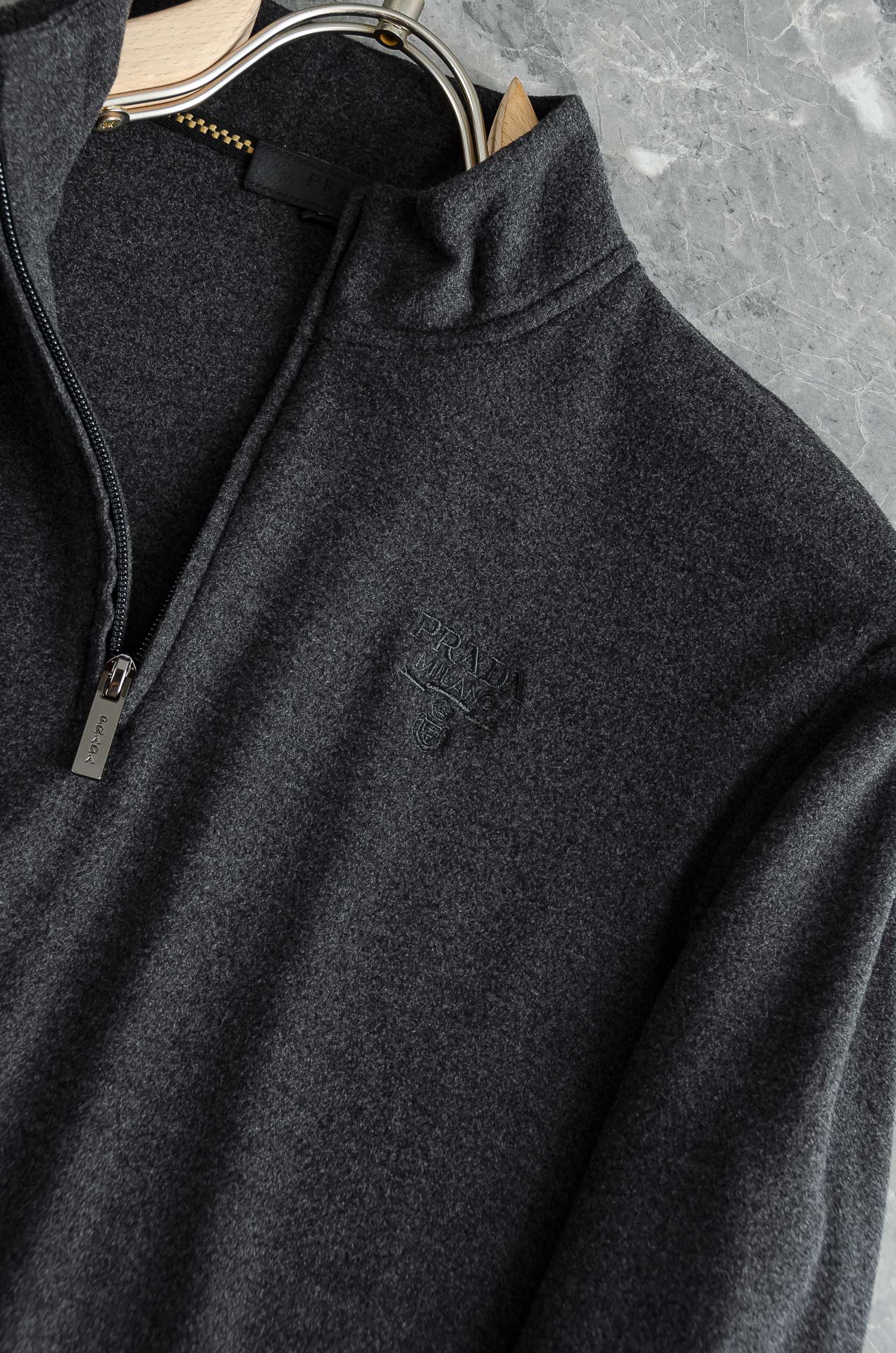 Nea# Pra＊da 普拉＊达2026FW最新半拉链立领长袖衫#柔软亲肤又保暖，秋冬穿超合适!立领+半
