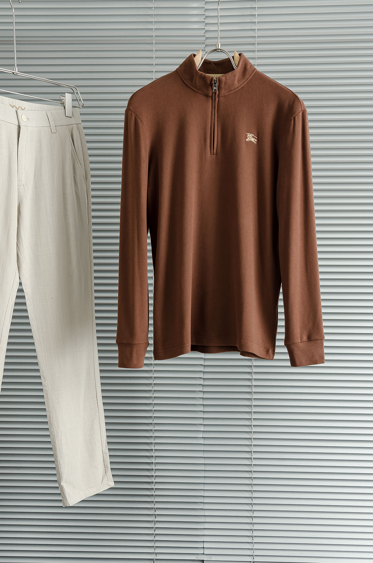 Nea# BURBE*RRY巴＊宝莉2026FW最新半拉链立领长袖衫#柔软亲肤又保暖，秋冬穿超合适!立领