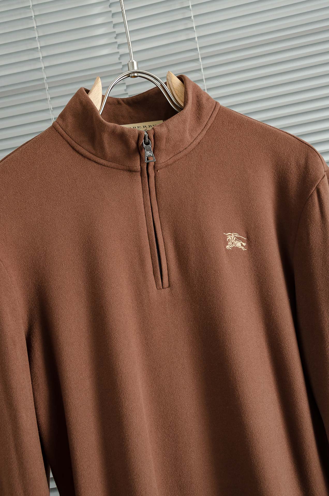 Nea# BURBE*RRY巴＊宝莉2026FW最新半拉链立领长袖衫#柔软亲肤又保暖，秋冬穿超合适!立领