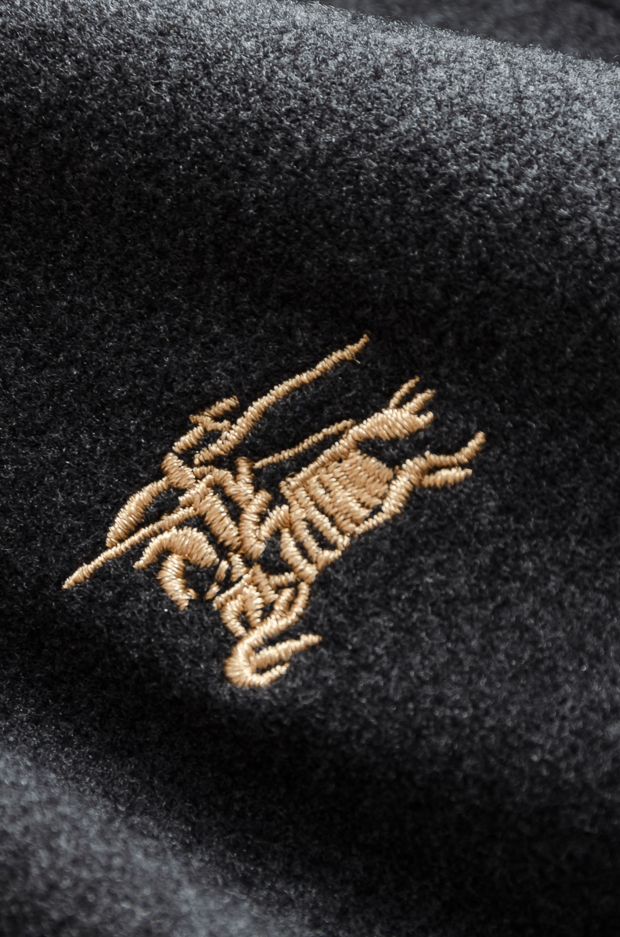 Nea# BURBE*RRY巴＊宝莉2026FW最新半拉链立领长袖衫#柔软亲肤又保暖，秋冬穿超合适!立领