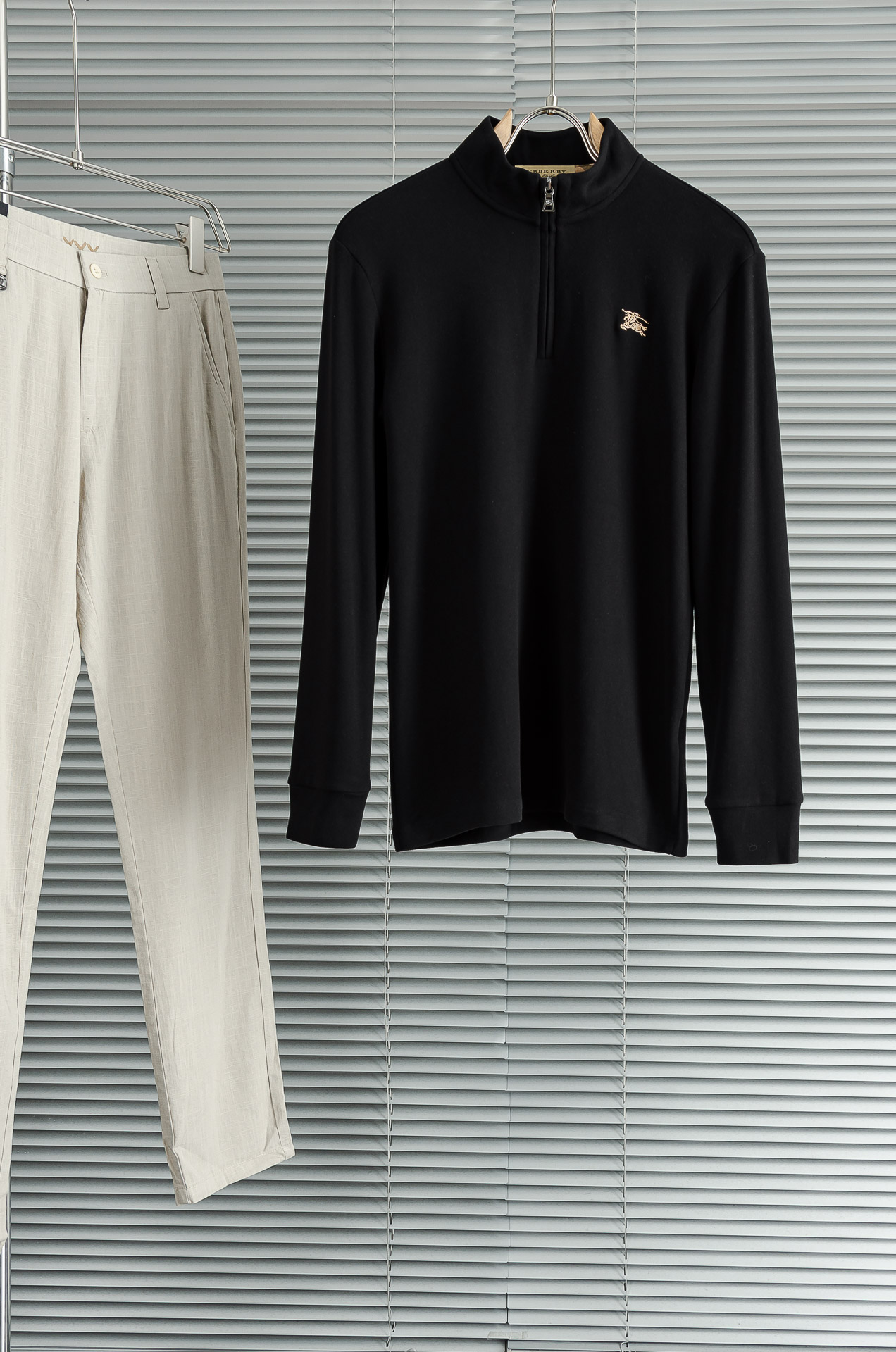 Nea# BURBE*RRY巴＊宝莉2026FW最新半拉链立领长袖衫#柔软亲肤又保暖，秋冬穿超合适!立领