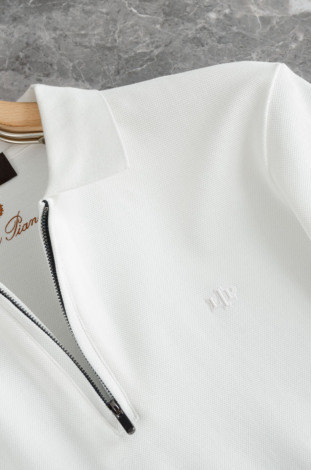 Loro Piana诺悠翩雅 2026FW新品 轻奢男士翻领长袖T恤衫#精选客供进口长绒棉采用高密度工艺