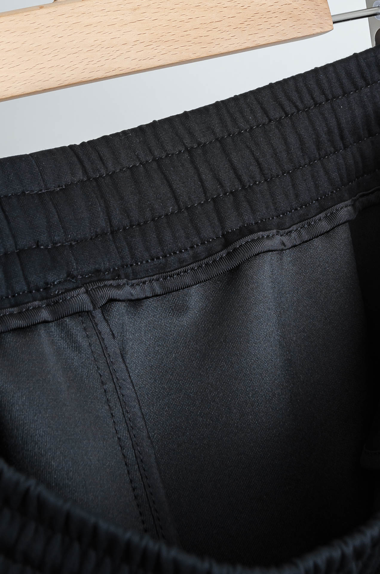 ☀️☀️Pra*da普＊拉达26FW精梳棉混纺挺括有型自带筋骨感抗皱性极强四面弹力包容性好弹力松紧腰搭配