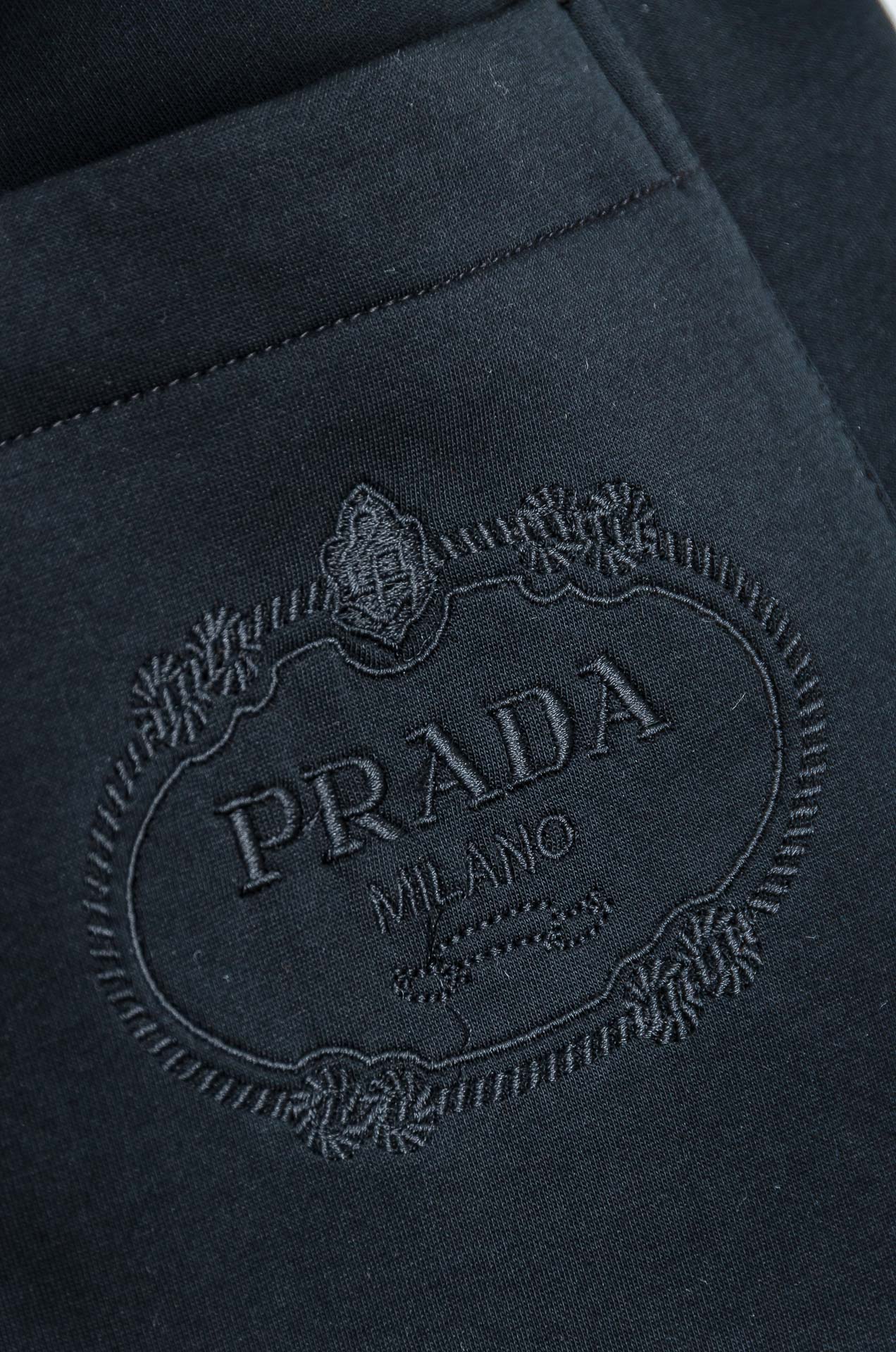 ☀️☀️Pra*da普＊拉达26FW精梳棉混纺挺括有型自带筋骨感抗皱性极强四面弹力包容性好弹力松紧腰搭配