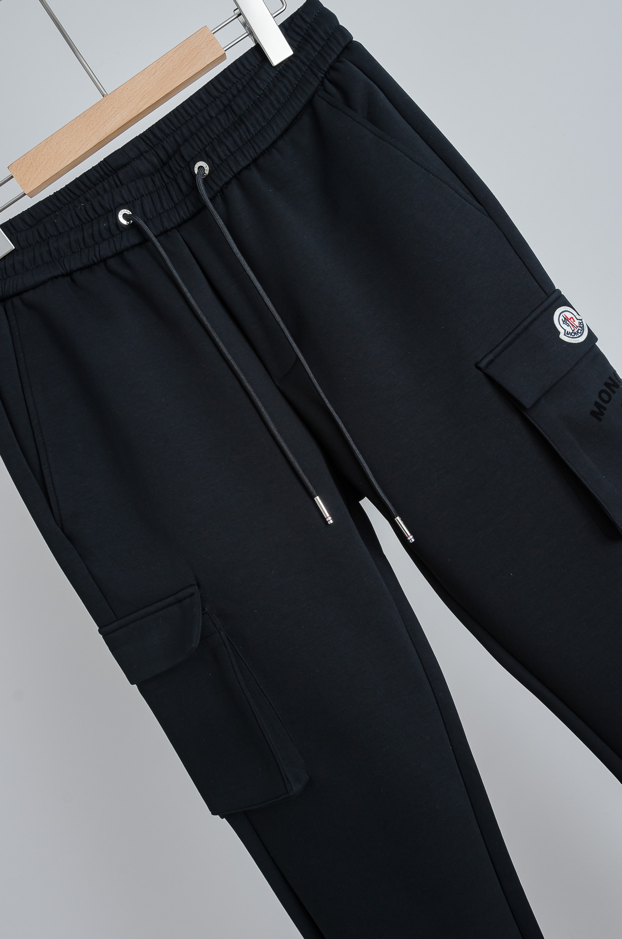 ☀️☀️MONC*LER蒙/口26FW精梳棉混纺挺括有型自带筋骨感抗皱性极强四面弹力包容性好弹力松紧腰搭