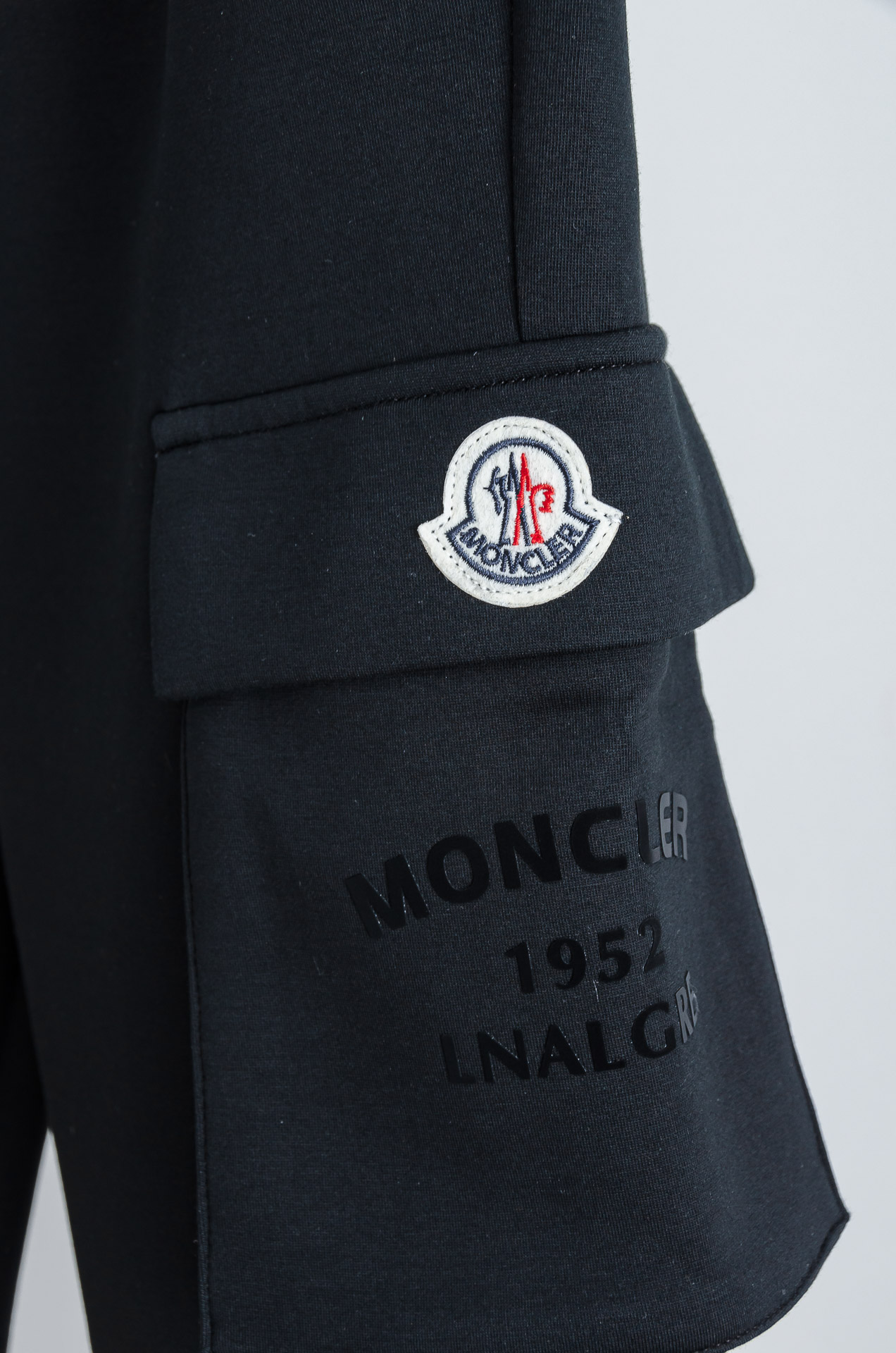 ☀️☀️MONC*LER蒙/口26FW精梳棉混纺挺括有型自带筋骨感抗皱性极强四面弹力包容性好弹力松紧腰搭