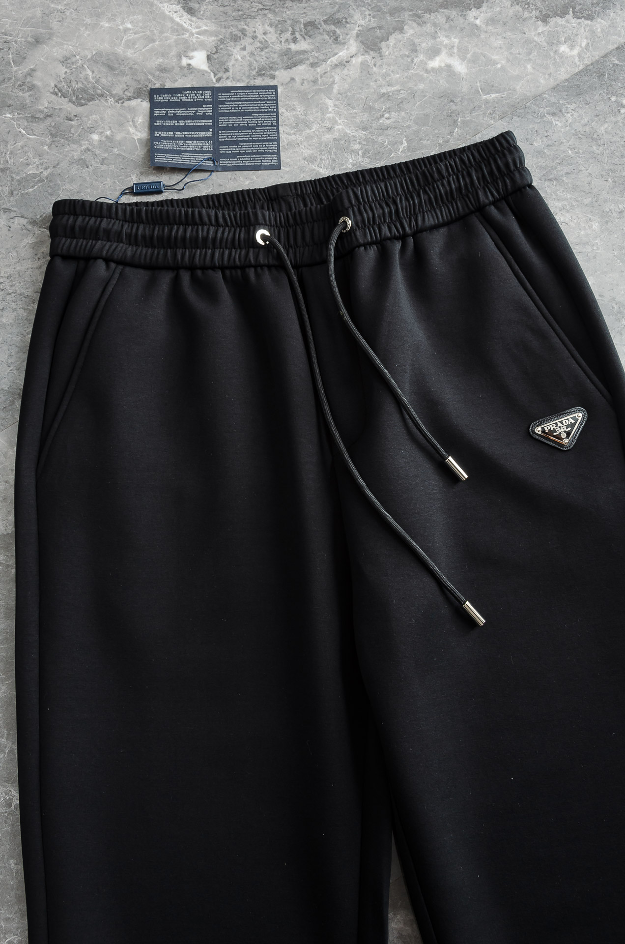 PRA*DA.普拉＊达26FW精梳棉混纺挺括有型自带筋骨感抗皱性极强四面弹力包容性好弹力松紧腰搭配抽绳设