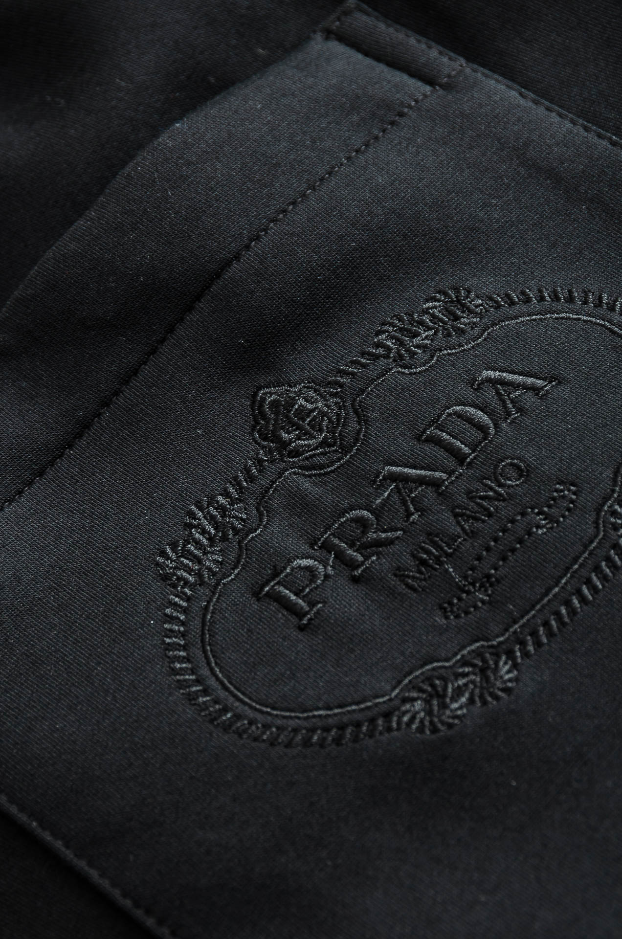 PRA*DA.普拉＊达26FW精梳棉混纺挺括有型自带筋骨感抗皱性极强四面弹力包容性好弹力松紧腰搭配抽绳设