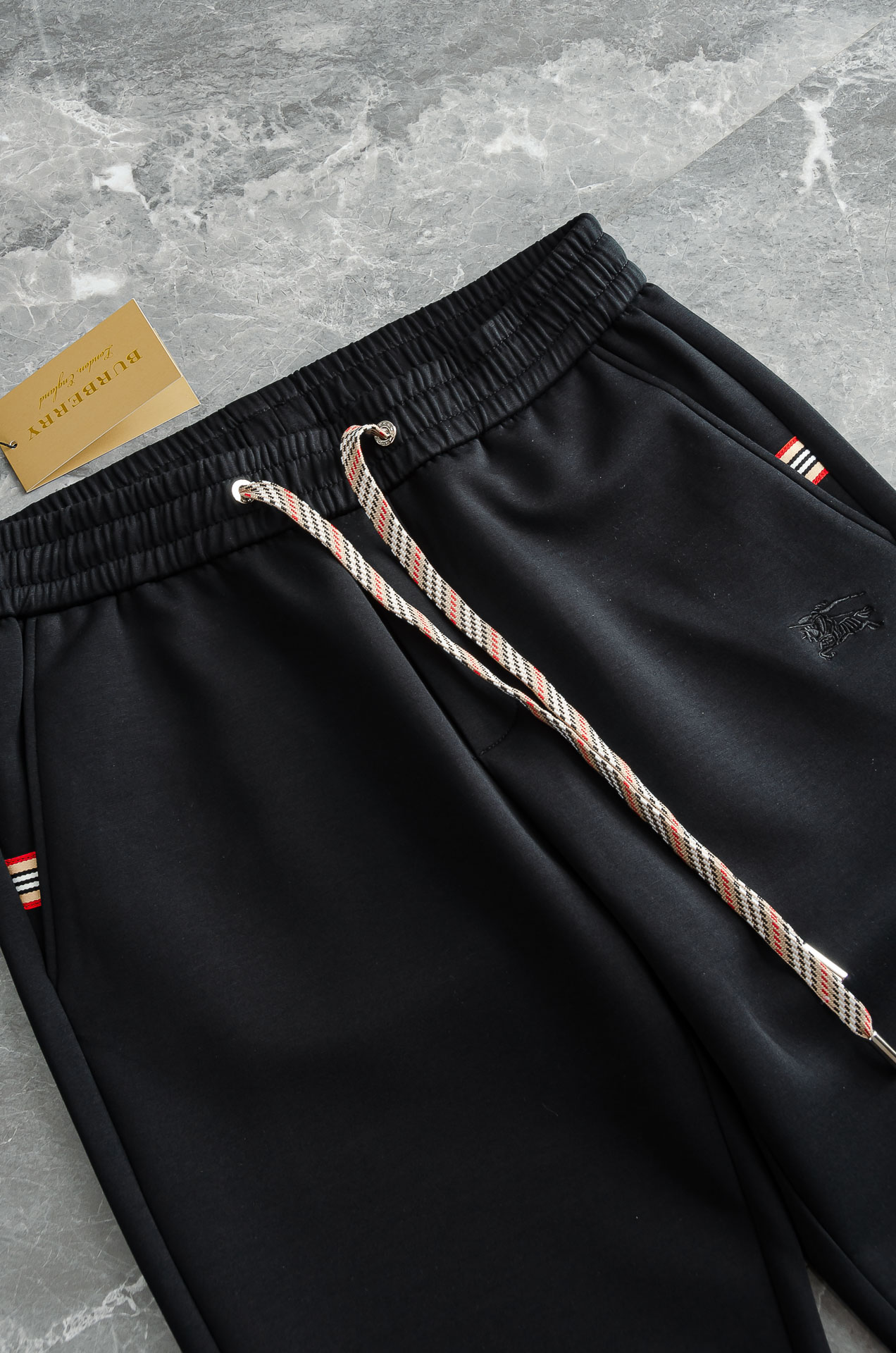 BURBE*RRY巴宝＊莉26FW精梳棉混纺挺括有型自带筋骨感抗皱性极强四面弹力包容性好弹力松紧腰搭配抽