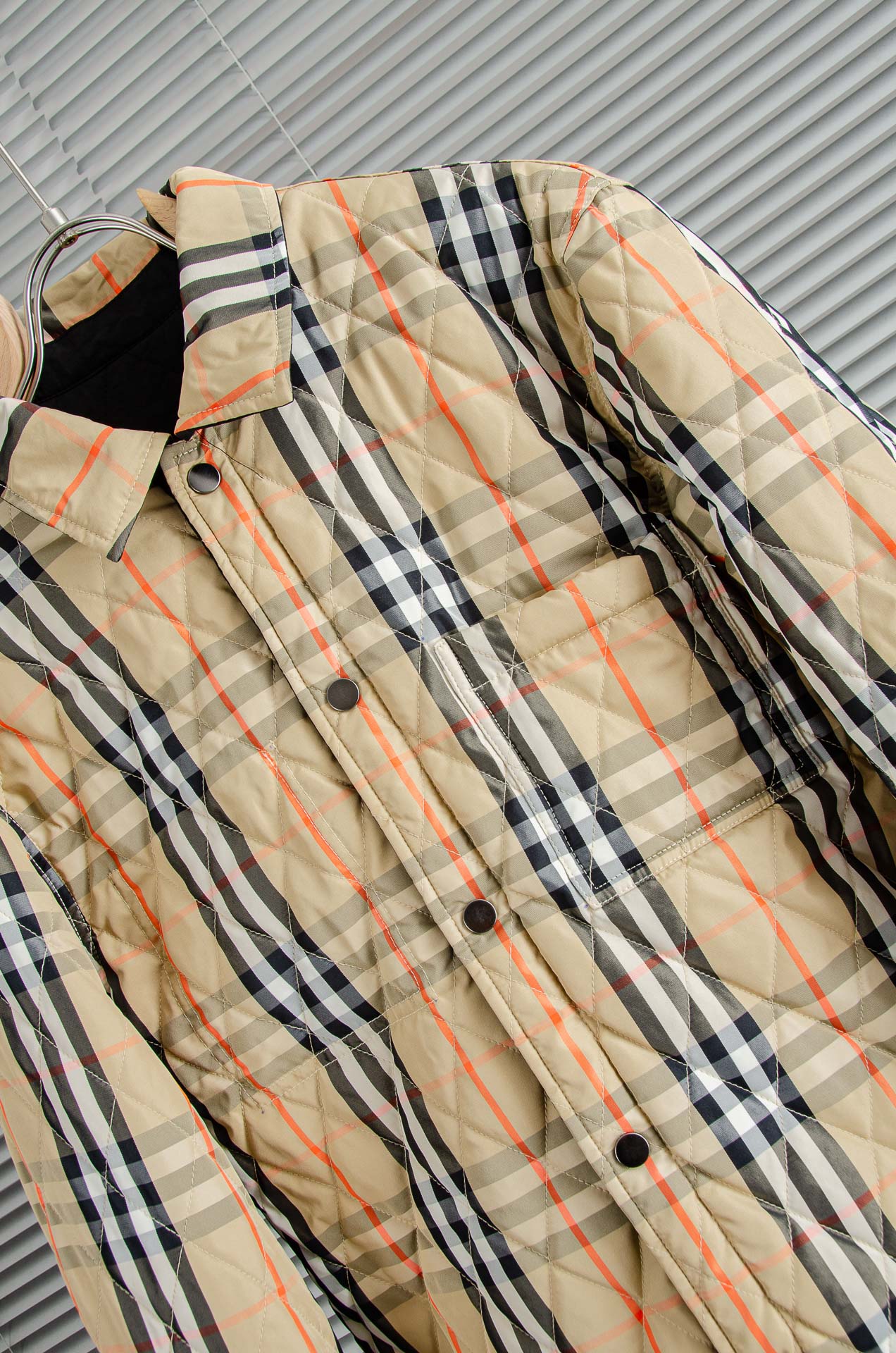 BBR 26FW秋冬新款经典英伦格+刺绣战马士徽标双面穿棉服外套#双面两穿款式，一面现代格纹，另一面为经