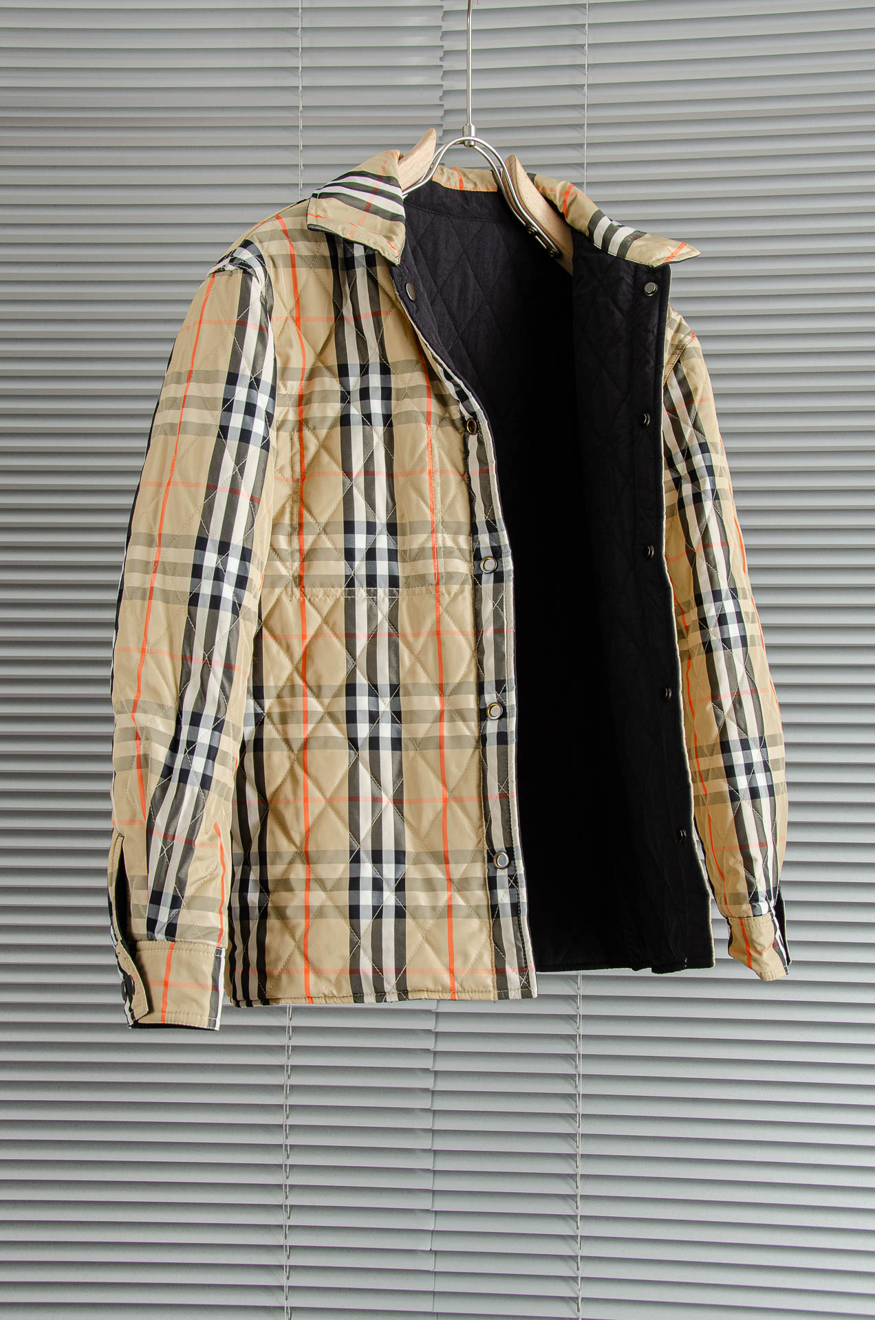 BBR 26FW秋冬新款经典英伦格+刺绣战马士徽标双面穿棉服外套#双面两穿款式，一面现代格纹，另一面为经