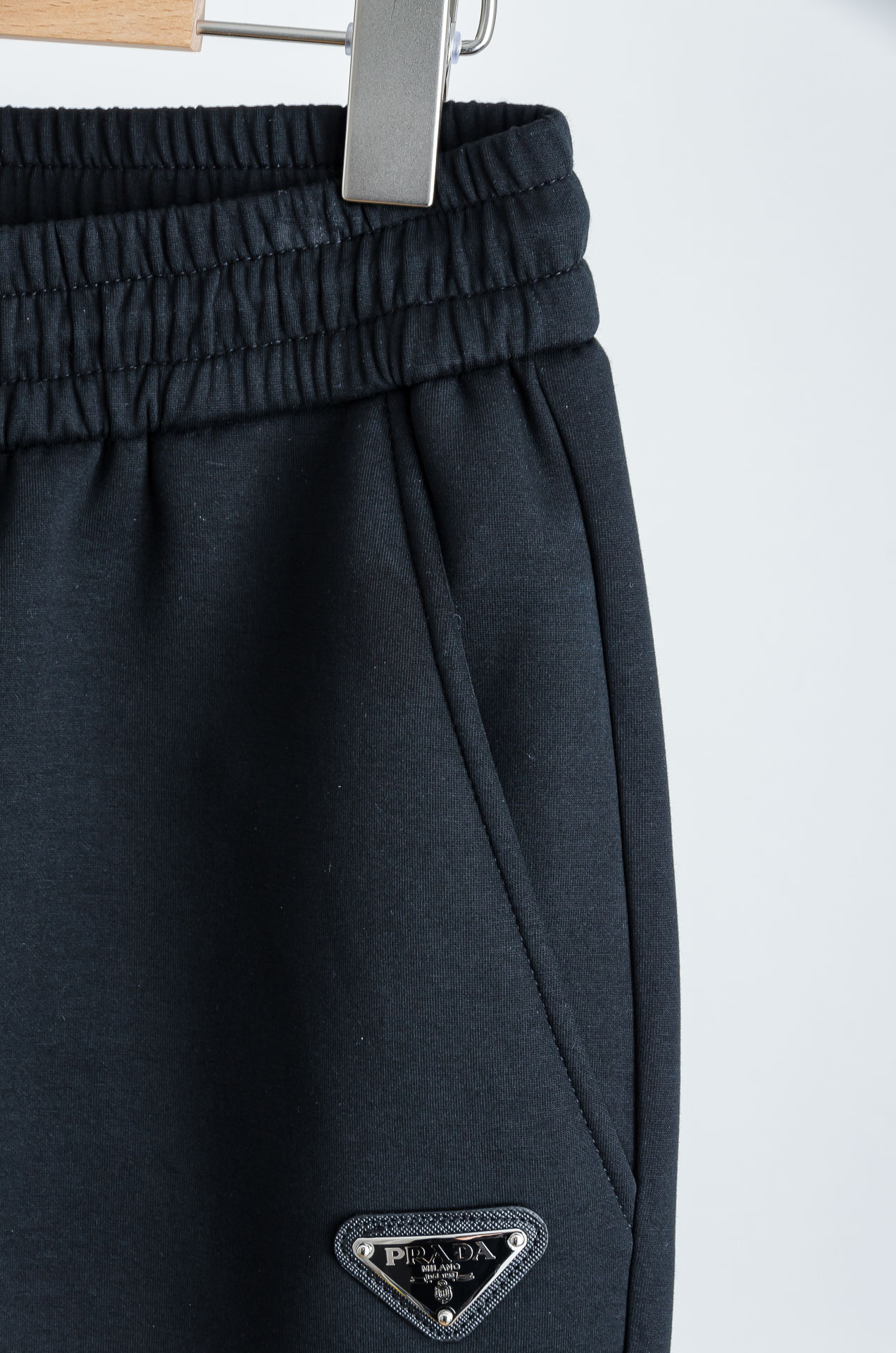 ☀️☀️PR*ADA普拉＊达26FW精梳棉混纺挺括有型自带筋骨感抗皱性极强四面弹力包容性好弹力松紧腰搭配