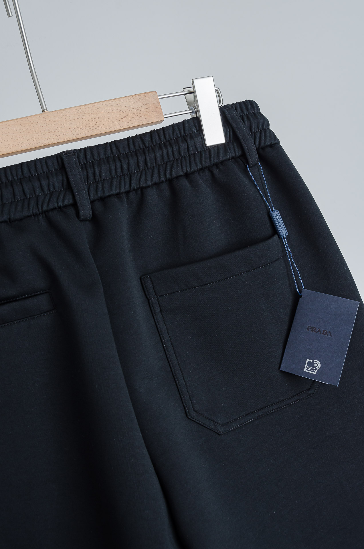 ☀️☀️PR*ADA普拉＊达26FW精梳棉混纺挺括有型自带筋骨感抗皱性极强四面弹力包容性好弹力松紧腰搭配