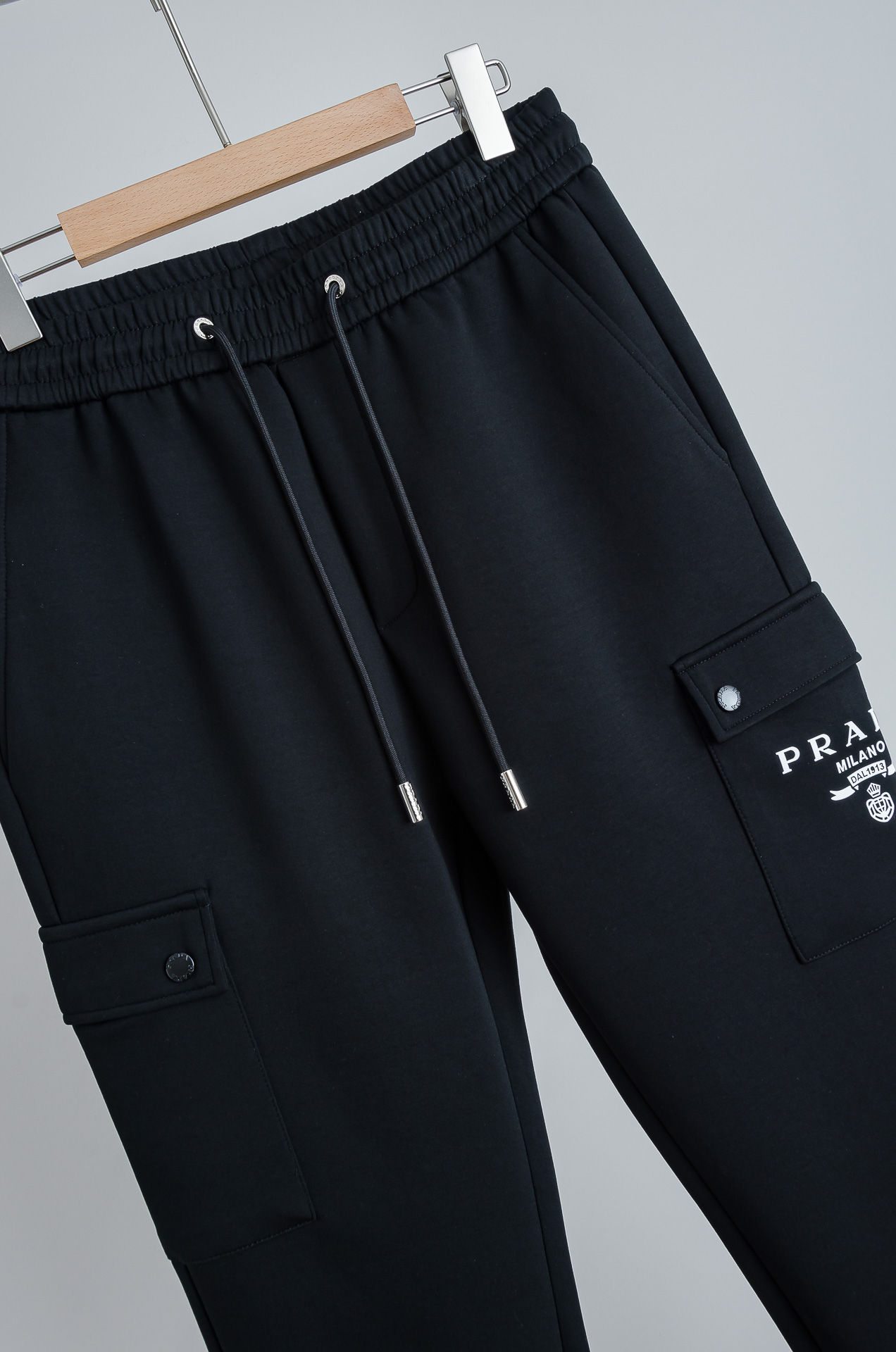 ☀️☀️PR*ADA普拉＊达26FW精梳棉混纺挺括有型自带筋骨感抗皱性极强四面弹力包容性好弹力松紧腰搭配