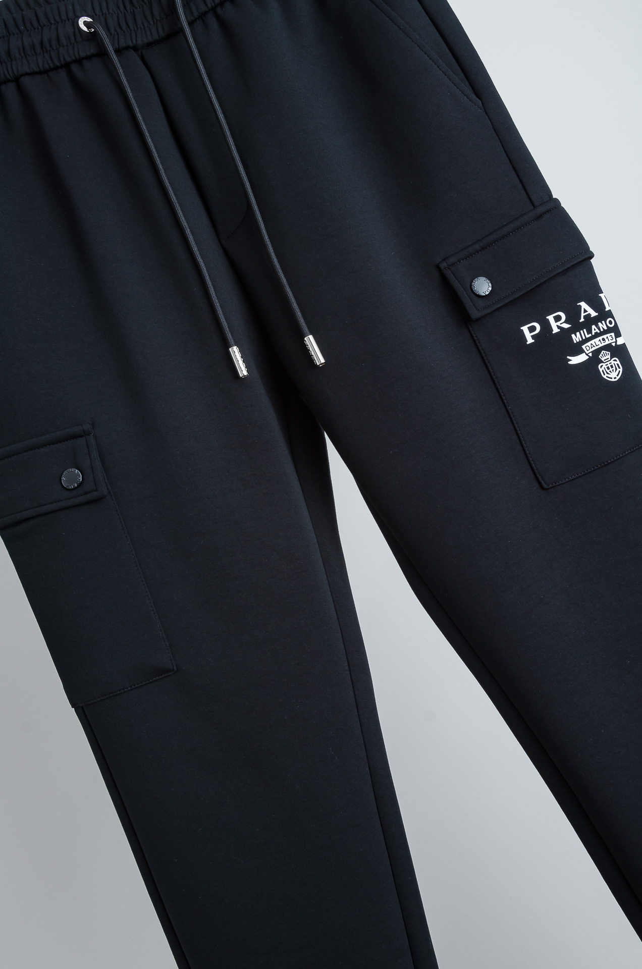 ☀️☀️PR*ADA普拉＊达26FW精梳棉混纺挺括有型自带筋骨感抗皱性极强四面弹力包容性好弹力松紧腰搭配