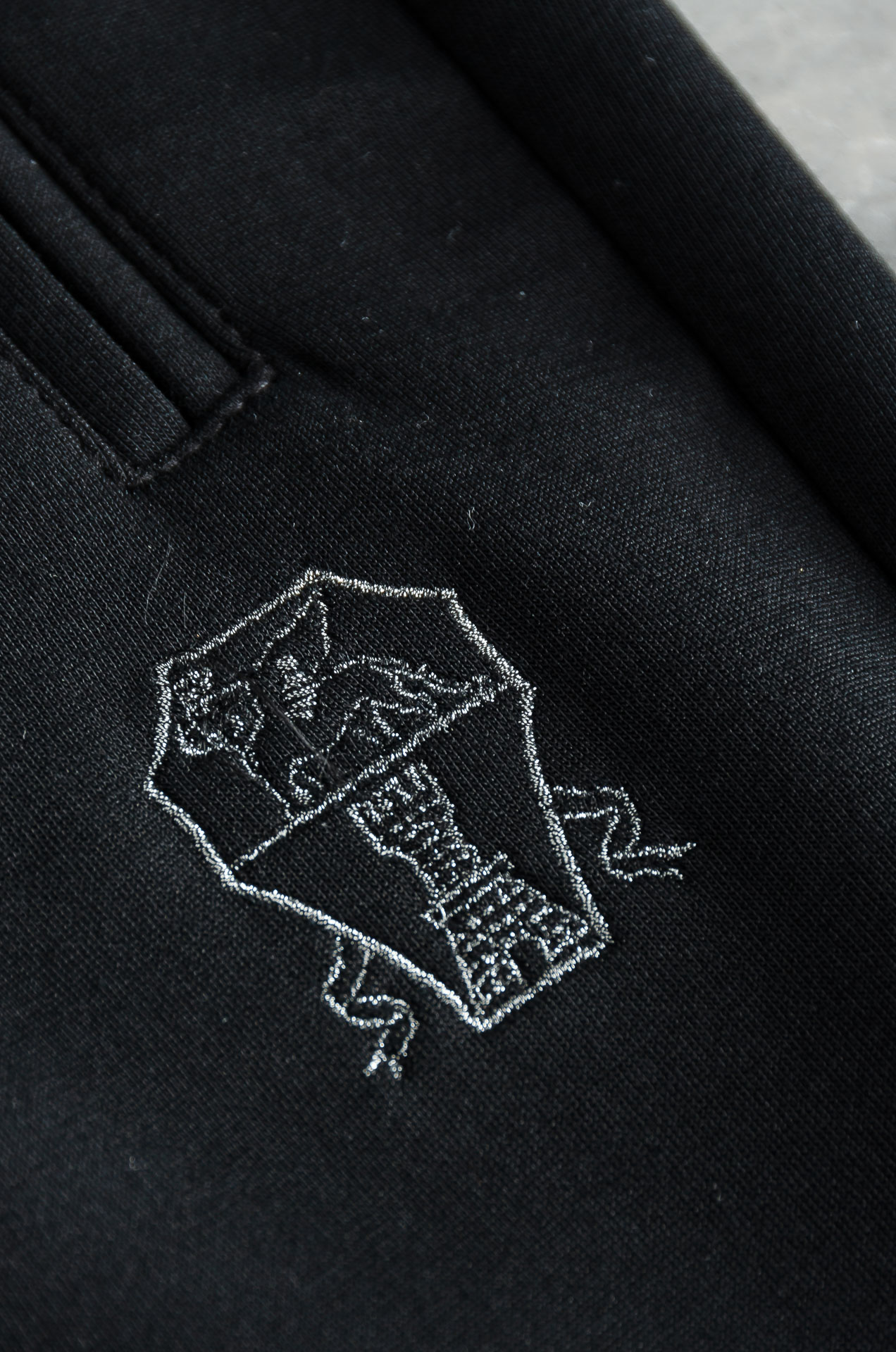 BC 26FW精梳棉混纺挺括有型自带筋骨感抗皱性极强四面弹力包容性好弹力松紧腰搭配抽绳设计直筒立体裁剪上