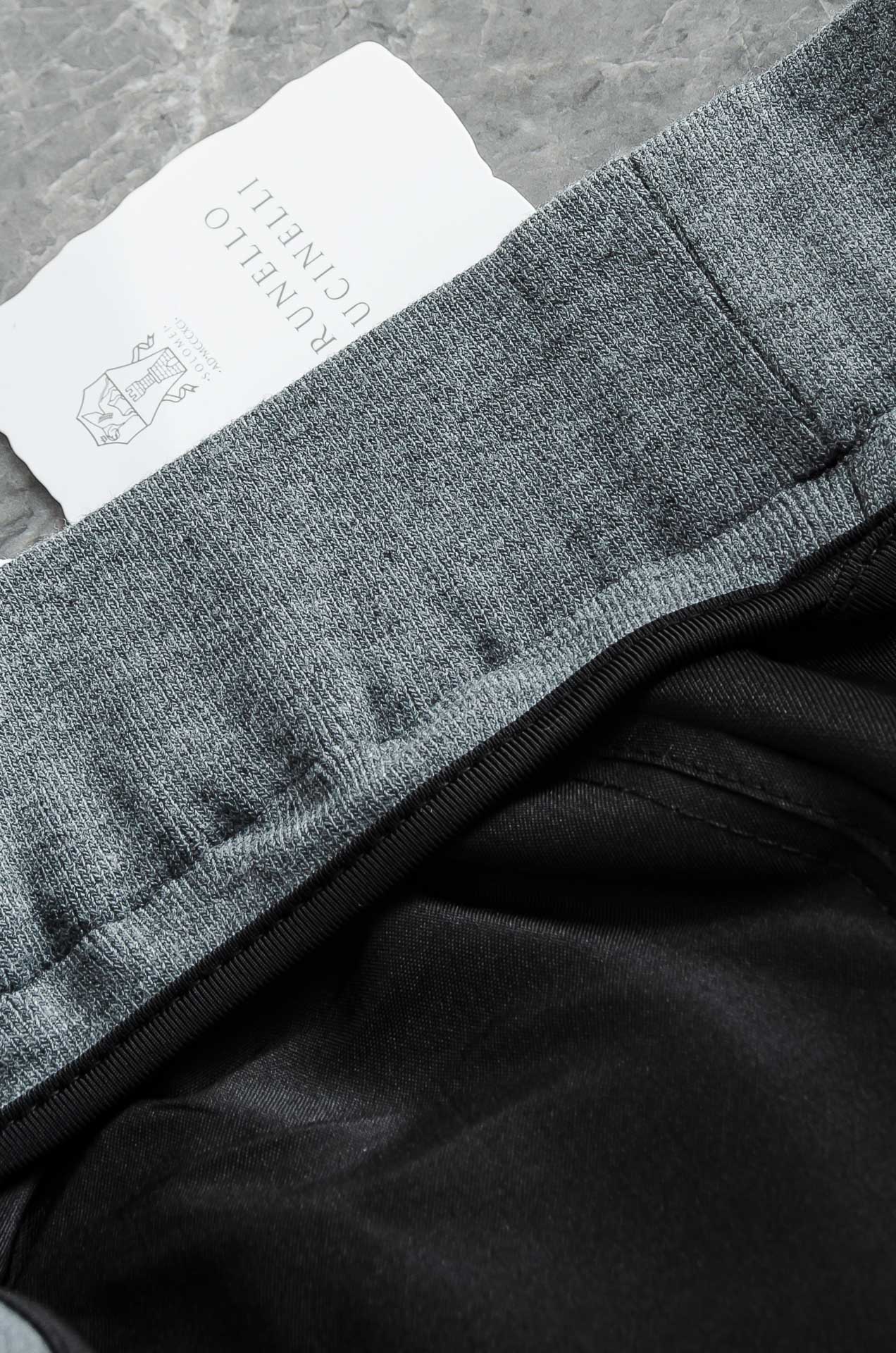 BC 26FW精梳棉混纺挺括有型自带筋骨感抗皱性极强四面弹力包容性好弹力松紧腰搭配抽绳设计直筒立体裁剪上