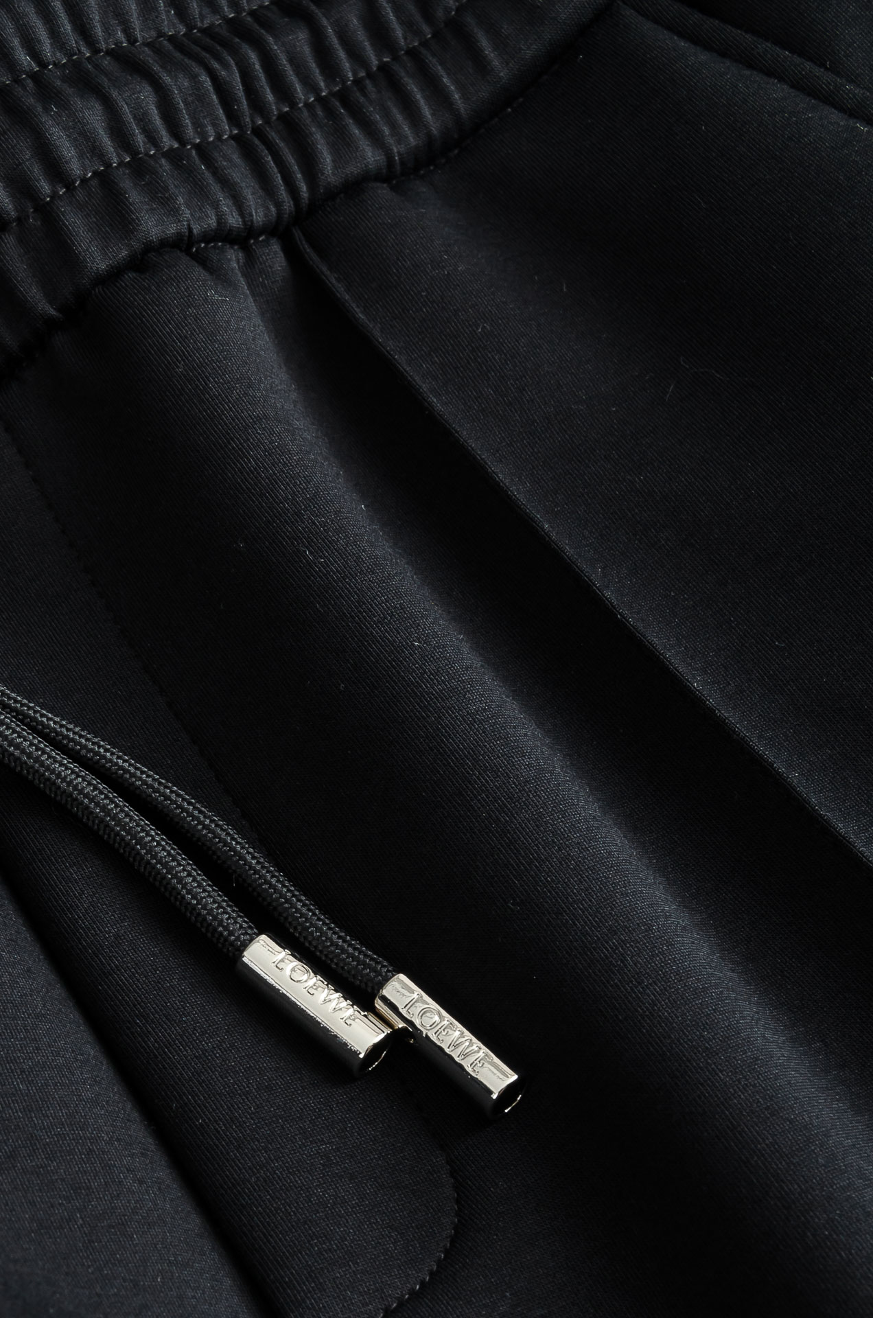 LOE＊WE罗意＊威 26FW精梳棉混纺挺括有型自带筋骨感抗皱性极强四面弹力包容性好弹力松紧腰搭配抽绳设