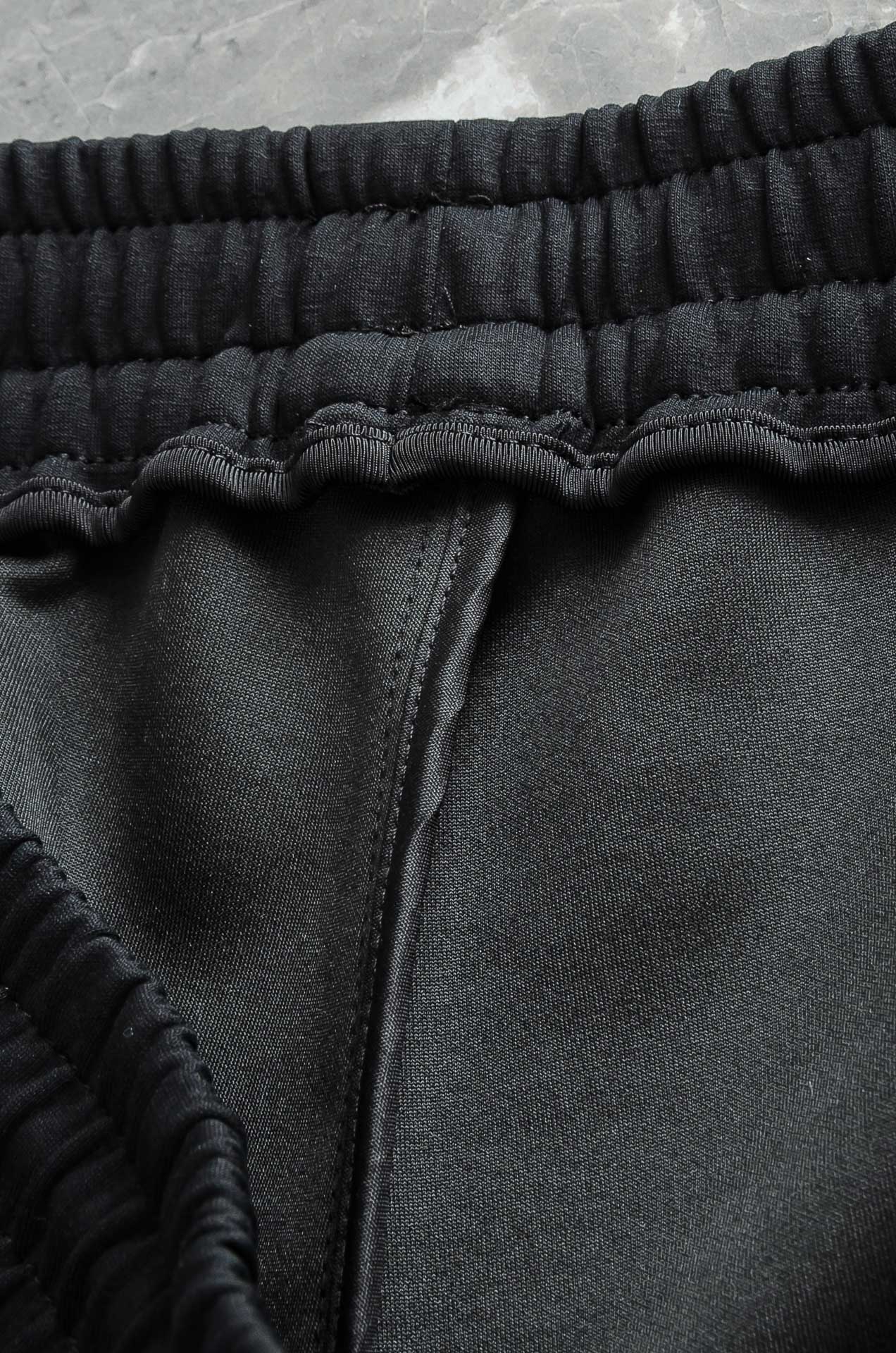 LOE＊WE罗意＊威 26FW精梳棉混纺挺括有型自带筋骨感抗皱性极强四面弹力包容性好弹力松紧腰搭配抽绳设