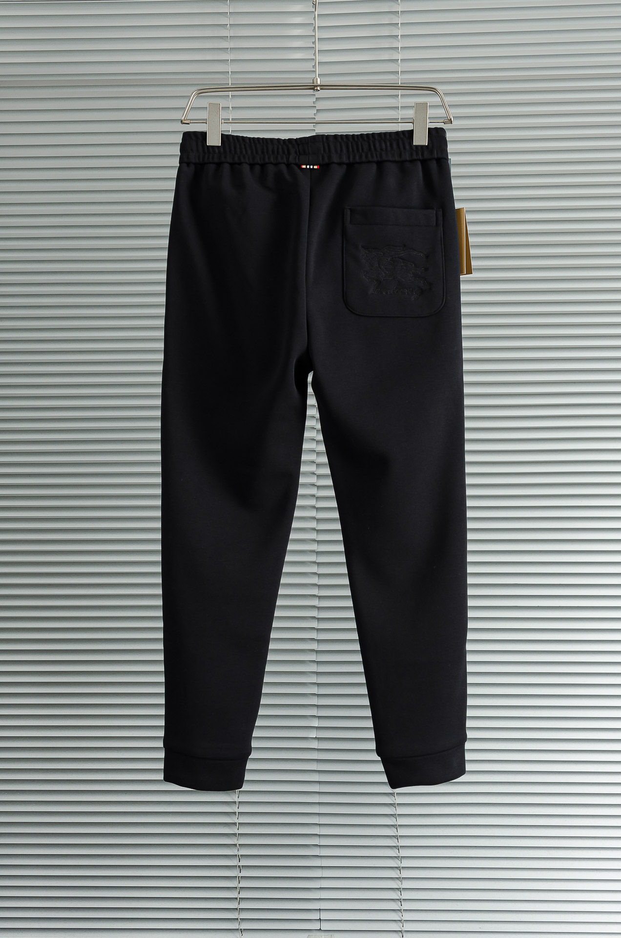 Burbe＊rry巴宝＊莉2026FW秋冬新款加绒休闲卫裤# 舒柔加绒加厚面料，一件都能抵御严寒雨雪的侵