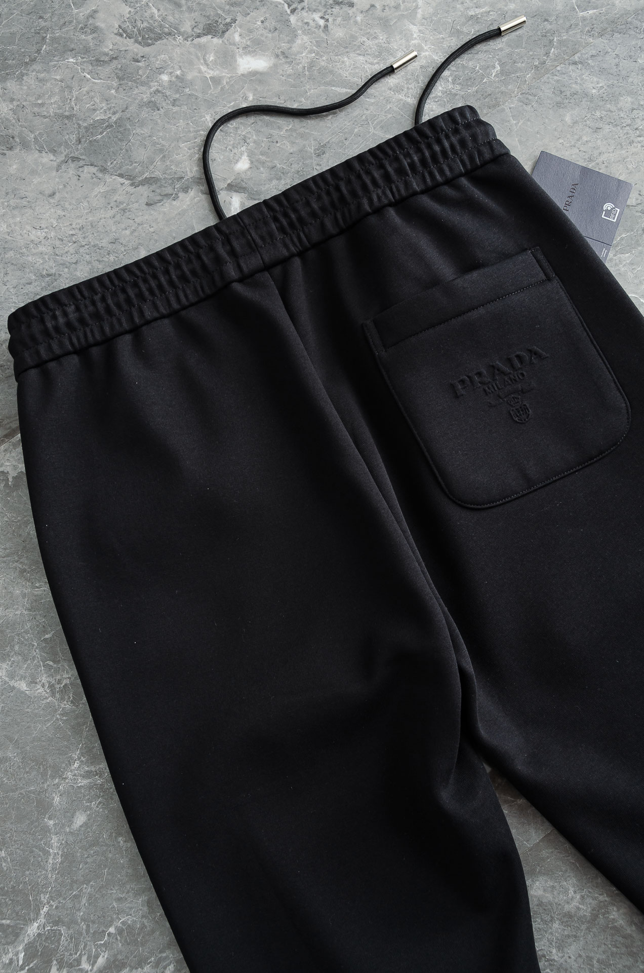 PR*ADA普拉＊达2026FW秋冬新款加绒休闲卫裤# 舒柔加绒加厚面料，一件都能抵御严寒雨雪的侵袭。秋