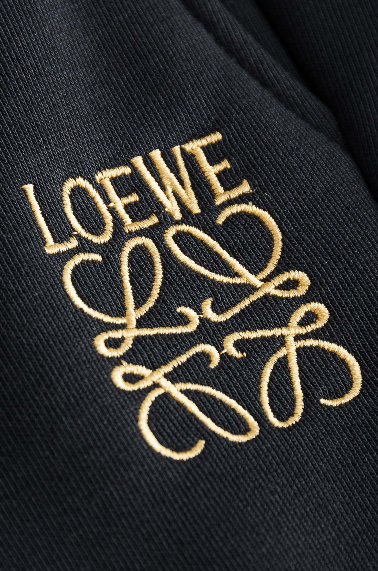 L*OEWE罗意威 2026FW秋冬新款加绒休闲卫裤# 舒柔加绒加厚面料，一件都能抵御严寒雨雪的侵袭。秋