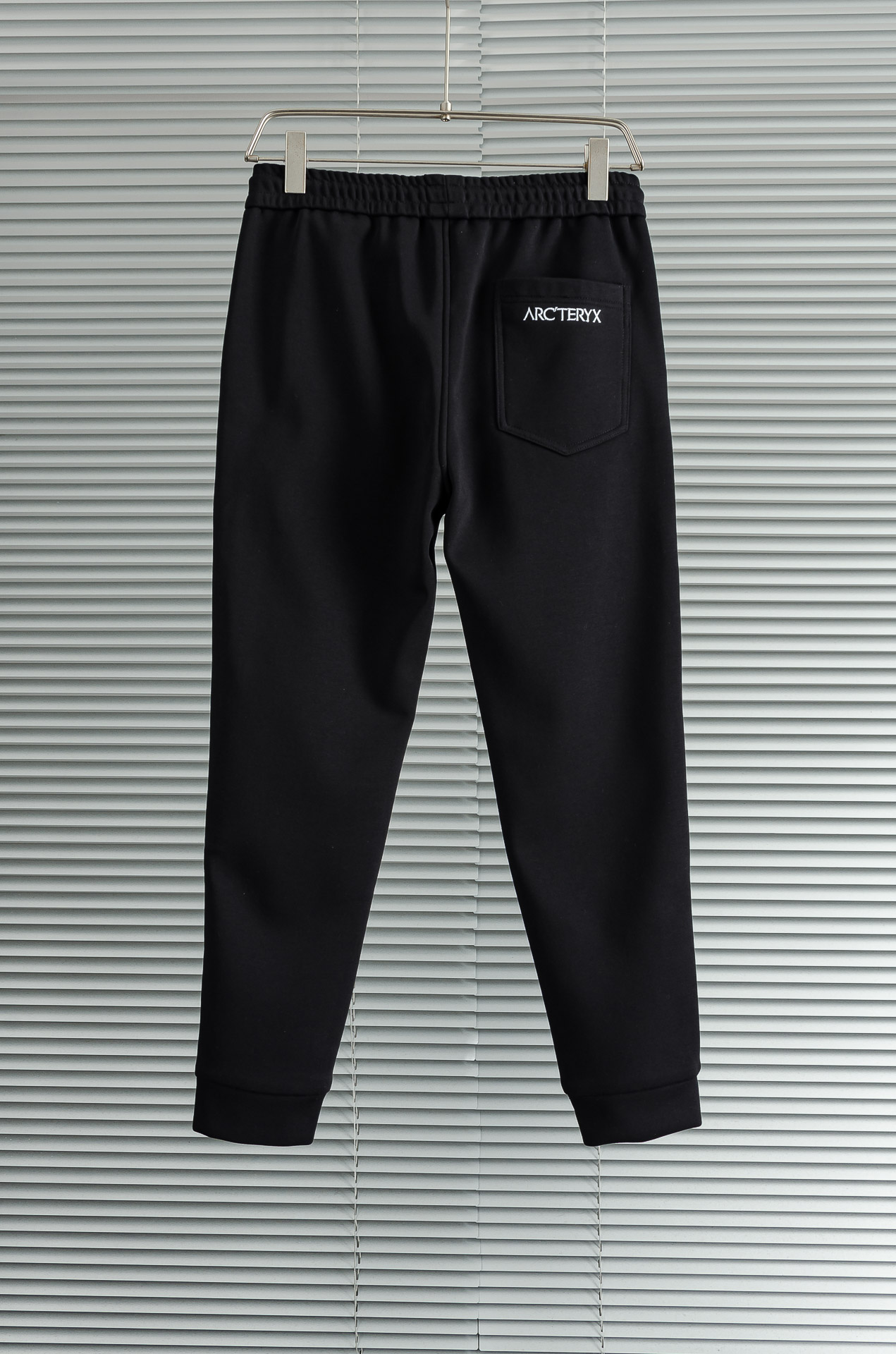 ARC*TERYX始祖鸟2026FW秋冬新款加绒休闲卫裤# 舒柔加绒加厚面料，一件都能抵御严寒雨雪的侵袭