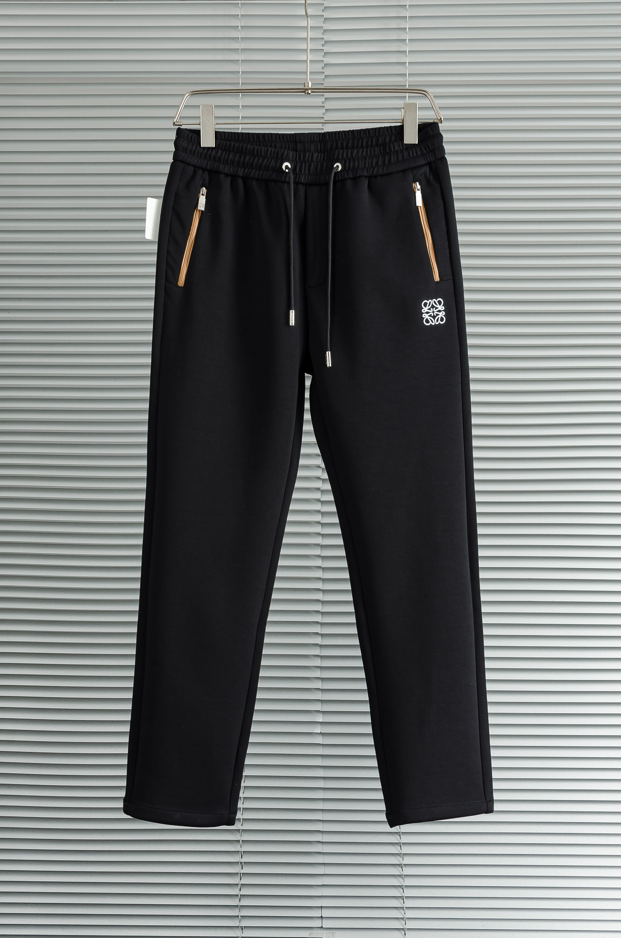 LOEW*E罗意*威26FW精梳棉混纺挺括有型自带筋骨感抗皱性极强四面弹力包容性好弹力松紧腰搭配抽绳设计