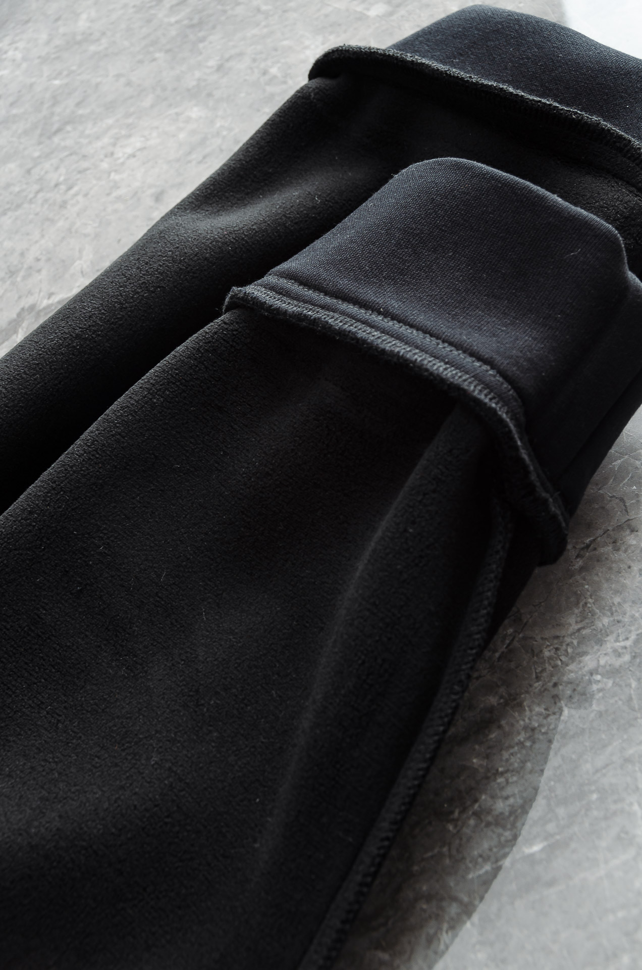 ARC*TERYX始祖鸟2026FW秋冬新款加绒休闲卫裤# 舒柔加绒加厚面料，一件都能抵御严寒雨雪的侵袭