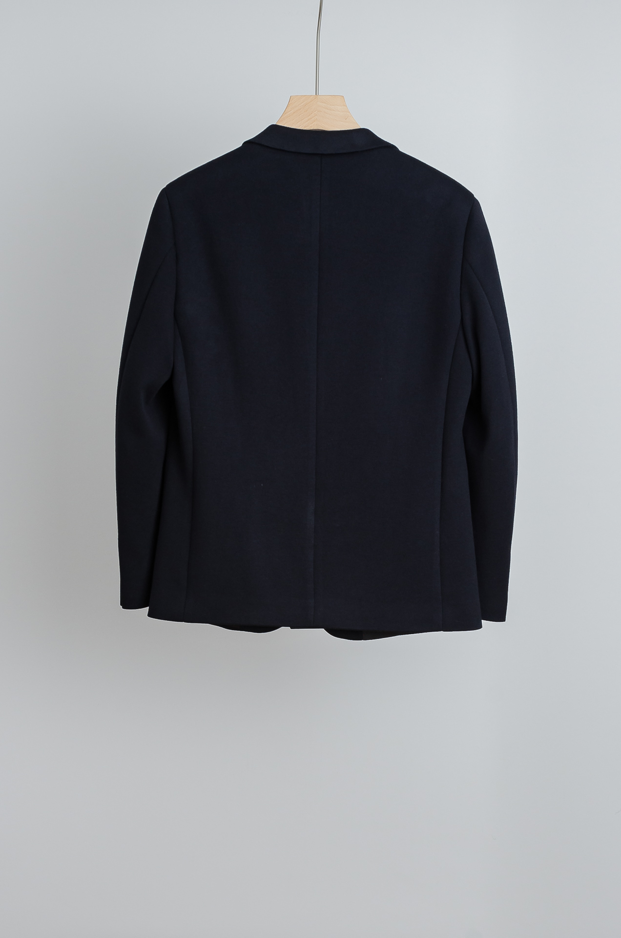 ☀️☀️PRADA普拉达2026ss羊毛混纺胸标点缀男士商务休闲西服#舒适有弹力，区别于普通的西装面料，