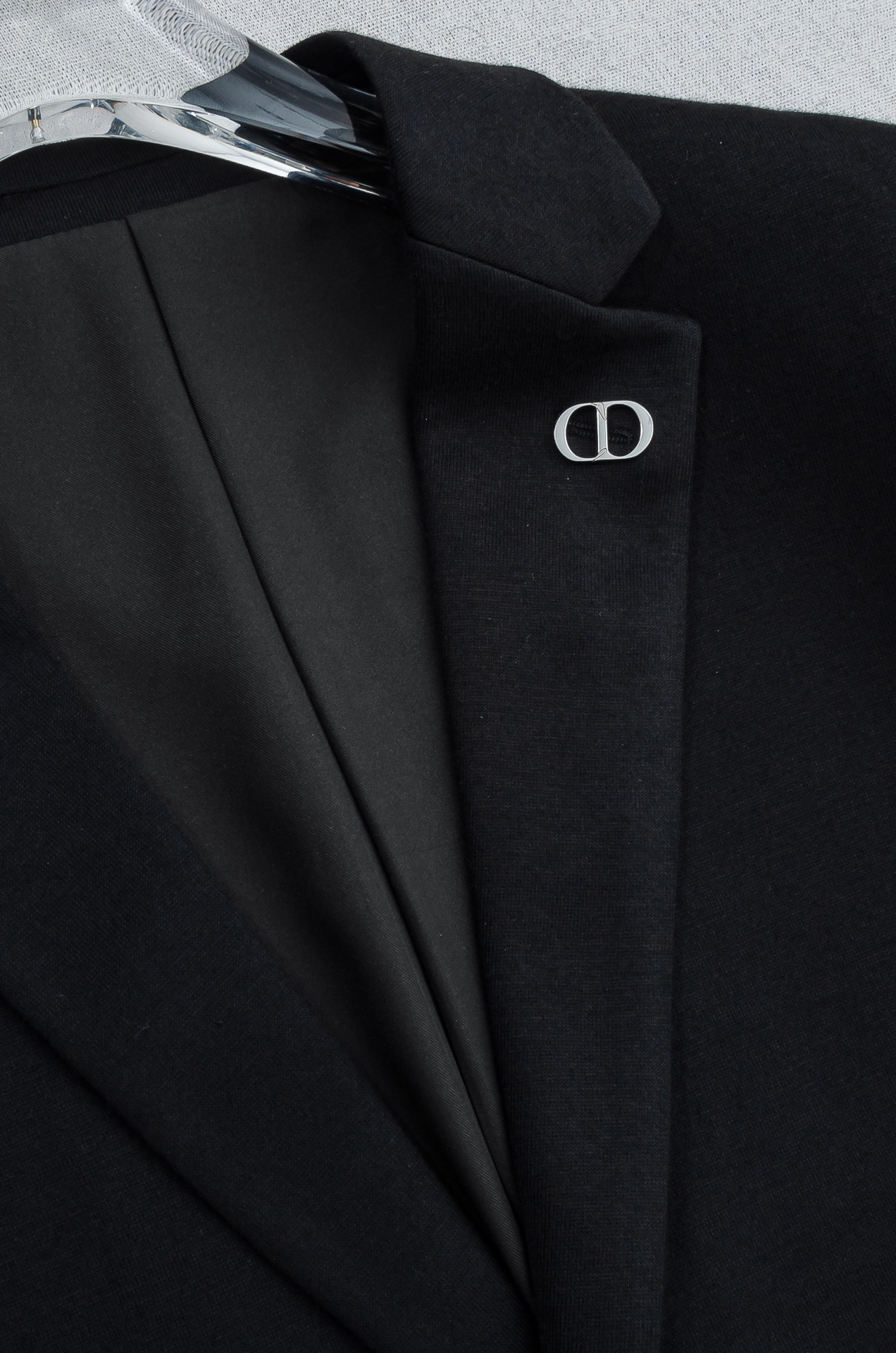 Dior迪奥2026FW羊毛混纺胸标点缀男士商务休闲西服#舒适有弹力，区别于普通的西装面料，这个是含羊毛