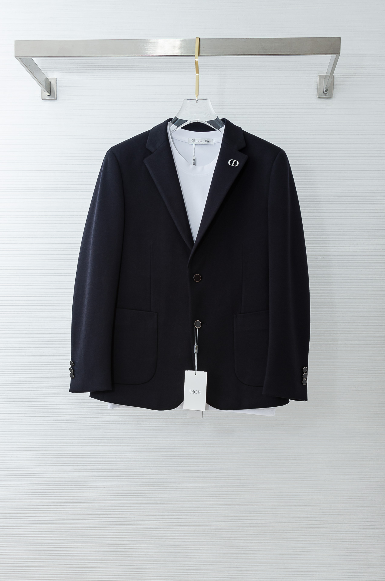 Dior迪奥 2026FW羊毛混纺胸标点缀男士商务休闲西服#舒适有弹力，区别于普通的西装面料，这个是含羊