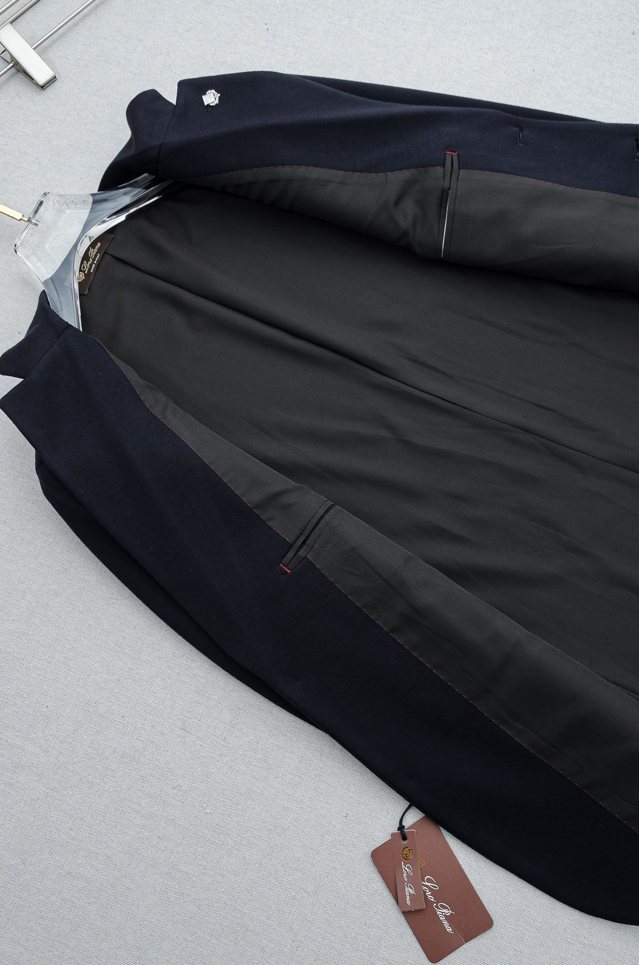 🌾Loro*Piana / lP🆕 1936FW最新羊毛混纺胸标点缀男士商务休闲西服#舒适有弹力，区别于