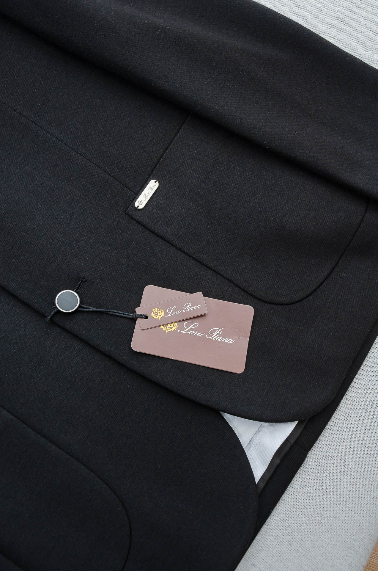 🌾Loro*Piana / lP🆕 1936FW最新羊毛混纺胸标点缀男士商务休闲西服#舒适有弹力，区别于