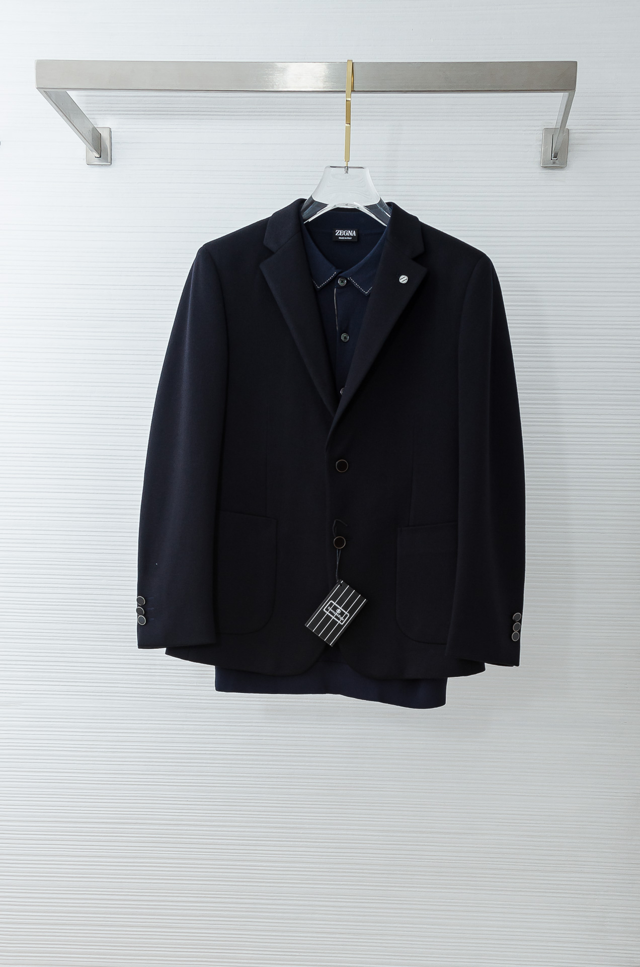 zegna杰尼亚2026FW羊毛混纺胸标点缀男士商务休闲西服#舒适有弹力，区别于普通的西装面料，这个是含