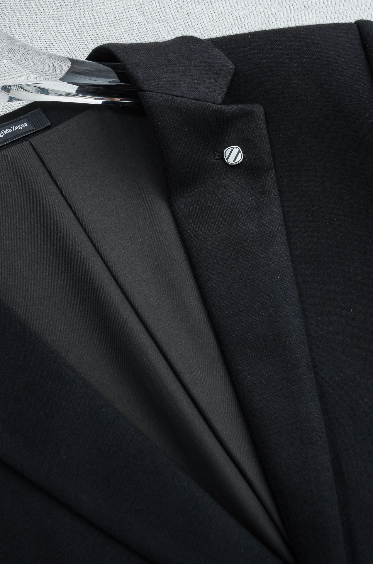 zegna杰尼亚2026FW羊毛混纺胸标点缀男士商务休闲西服#舒适有弹力，区别于普通的西装面料，这个是含