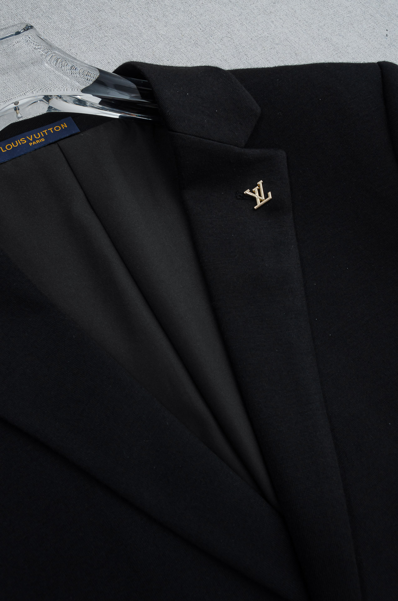 LV 2026FW羊毛混纺胸标点缀男士商务休闲西服#舒适有弹力，区别于普通的西装面料，这个是含羊毛的针织