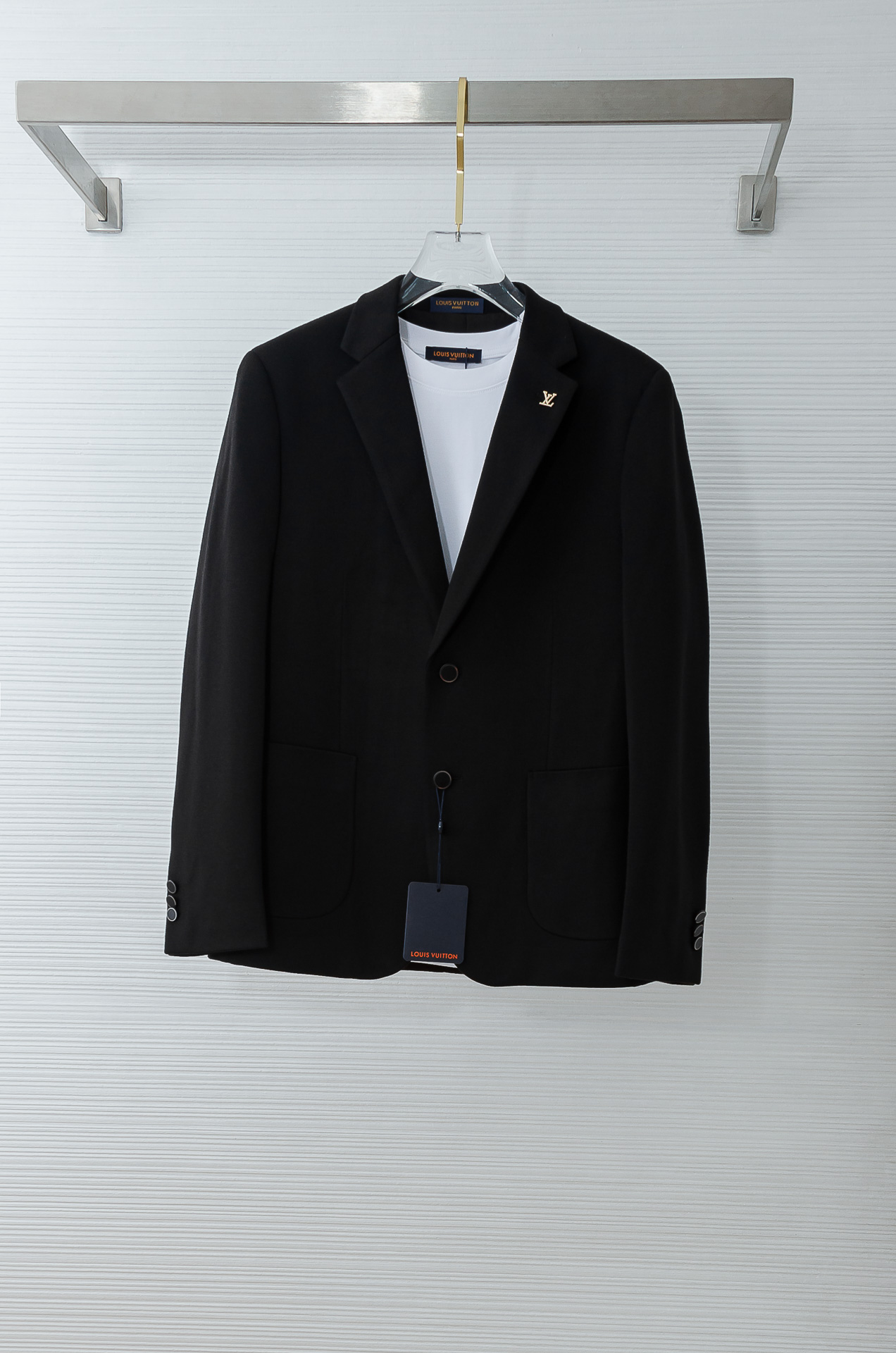 LV 2026FW羊毛混纺胸标点缀男士商务休闲西服#舒适有弹力，区别于普通的西装面料，这个是含羊毛的针织