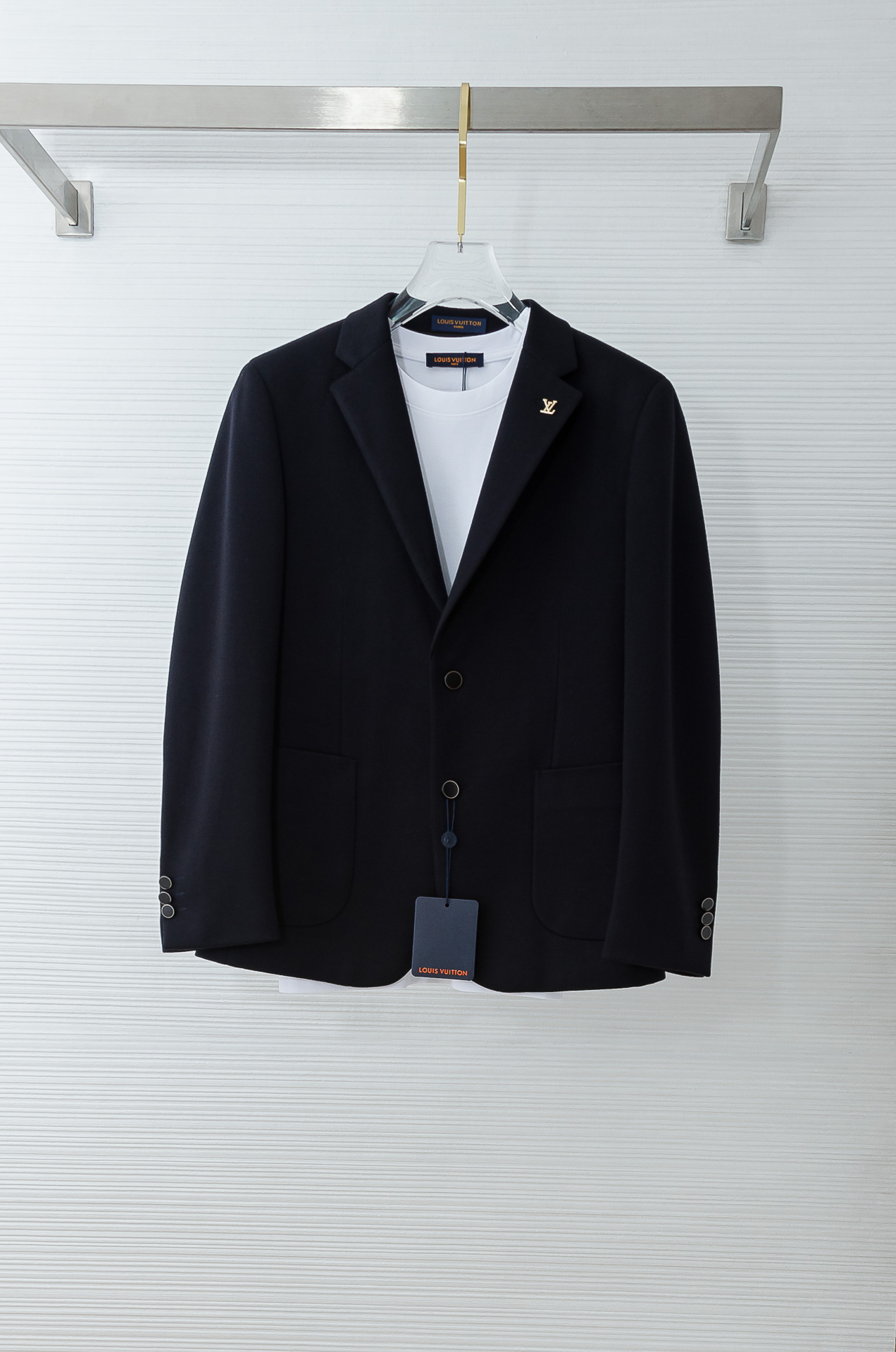 LV 2026FW羊毛混纺胸标点缀男士商务休闲西服#舒适有弹力，区别于普通的西装面料，这个是含羊毛的针织