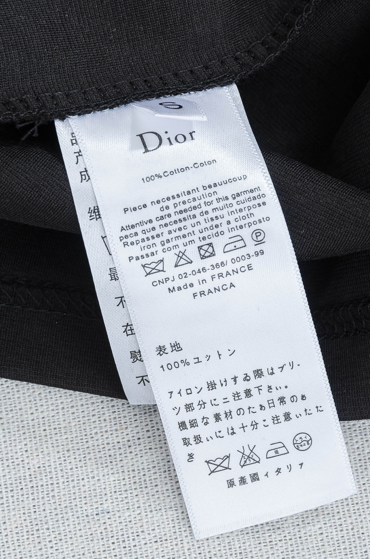 🌾 Dior迪奥 2026ss春夏新品 ，男士商务休闲纯色圆领短袖T桖衫#面料属性皆为上乘，网眼结构细腻