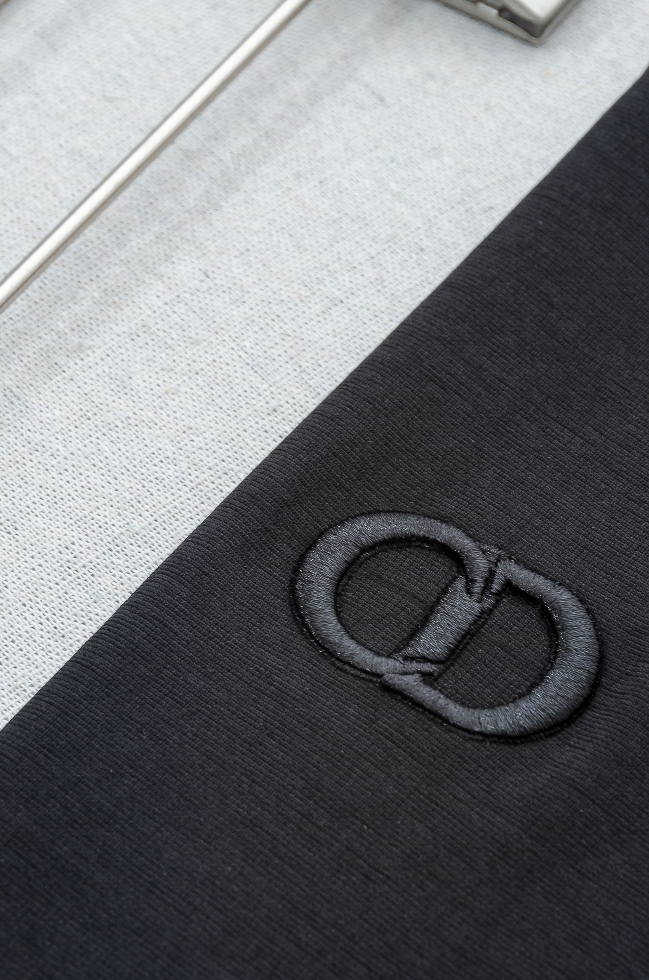 🌾 Dior迪奥 2026ss春夏新品 ，男士商务休闲纯色圆领短袖T桖衫#面料属性皆为上乘，网眼结构细腻