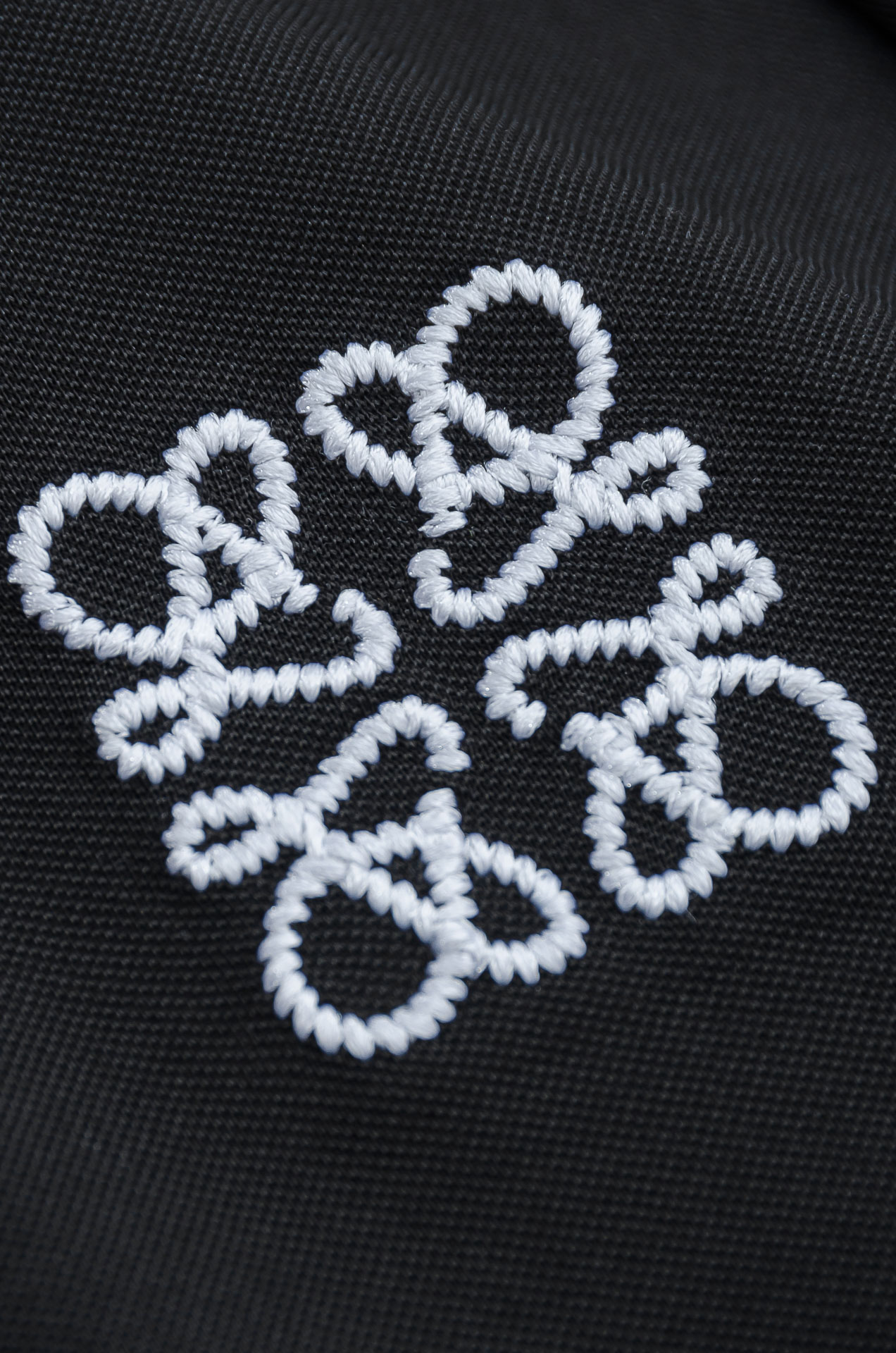 🌾 LOEWE罗意威 2026ss春夏新品 ，男士商务休闲纯色圆领短袖T桖衫#面料属性皆为上乘，网眼结构