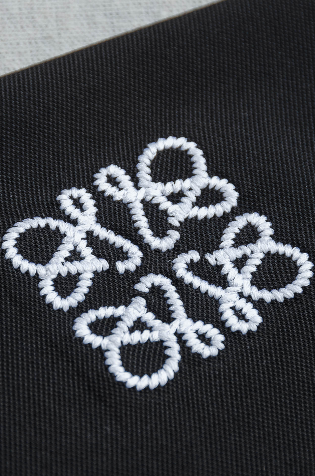 🌾 LOEWE罗意威 2026ss春夏新品 ，男士商务休闲纯色圆领短袖T桖衫#面料属性皆为上乘，网眼结构