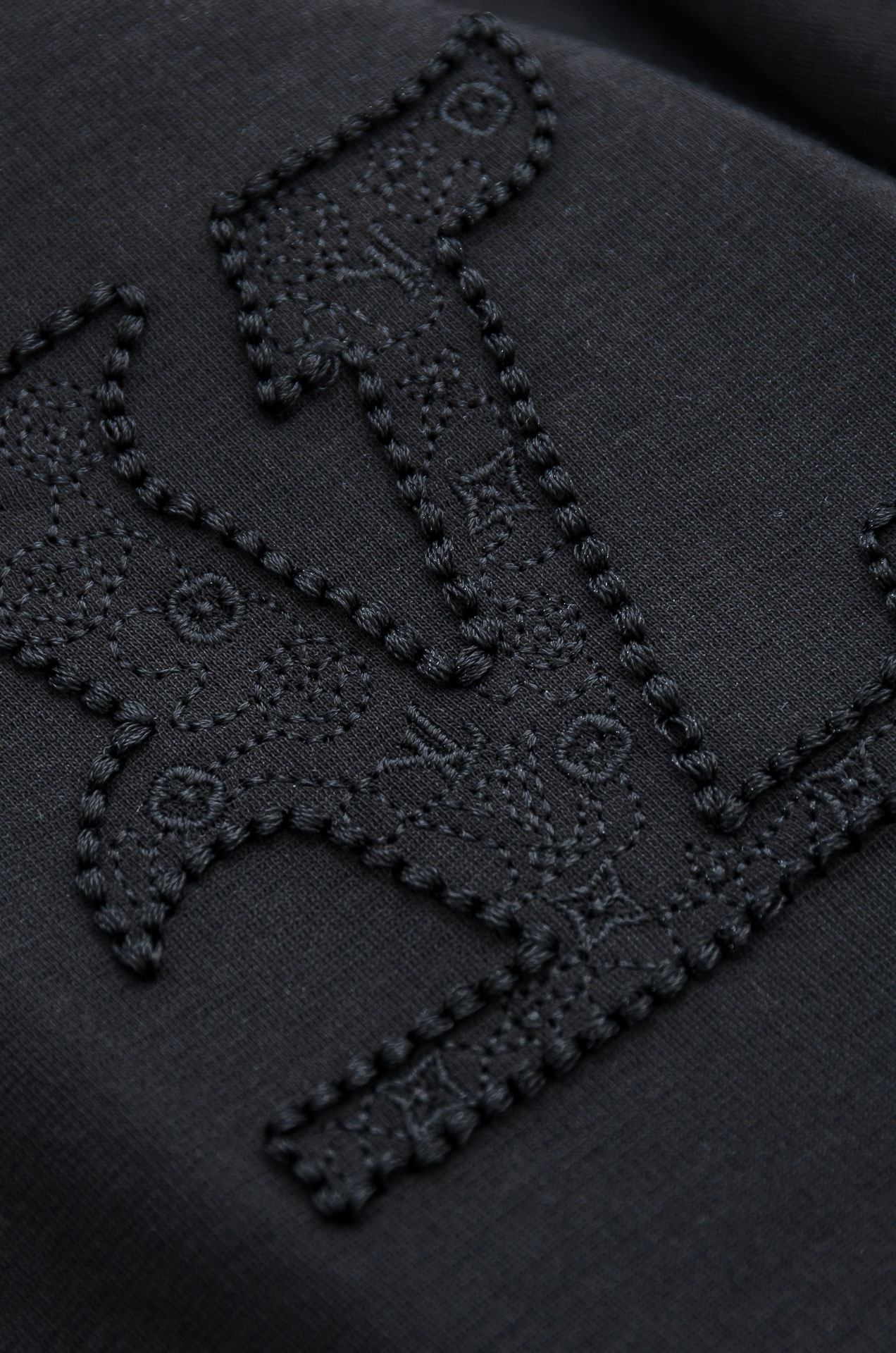 🌾 LV 2026ss春夏新品 ，男士休闲纯色圆领短袖T桖衫#面料属性皆为上乘，网眼结构细腻自然，经过水