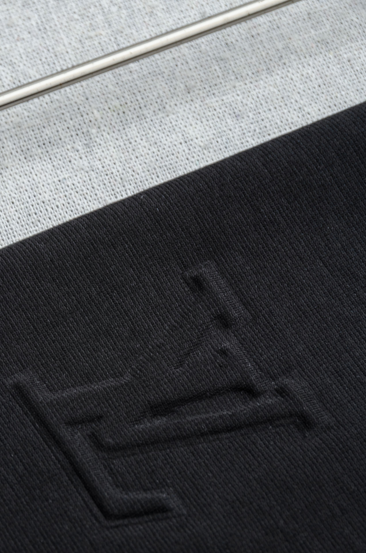 🌾 LV 2026ss春夏新品 ，男士休闲纯色圆领短袖T桖衫#面料属性皆为上乘，网眼结构细腻自然，经过水