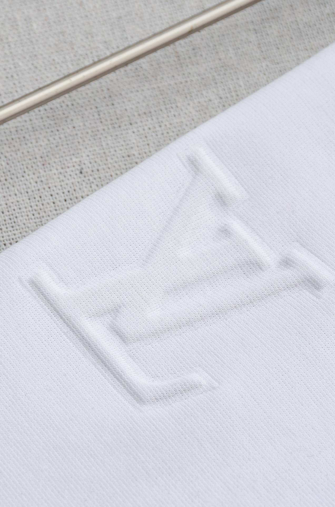 🌾 LV 2026ss春夏新品 ，男士休闲纯色圆领短袖T桖衫#面料属性皆为上乘，网眼结构细腻自然，经过水