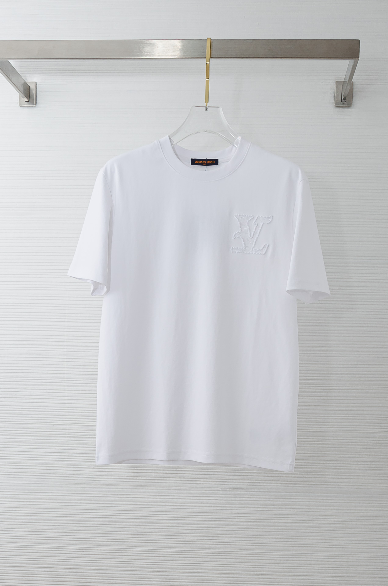 🌾 LV 2026ss春夏新品 ，男士休闲纯色圆领短袖T桖衫#面料属性皆为上乘，网眼结构细腻自然，经过水